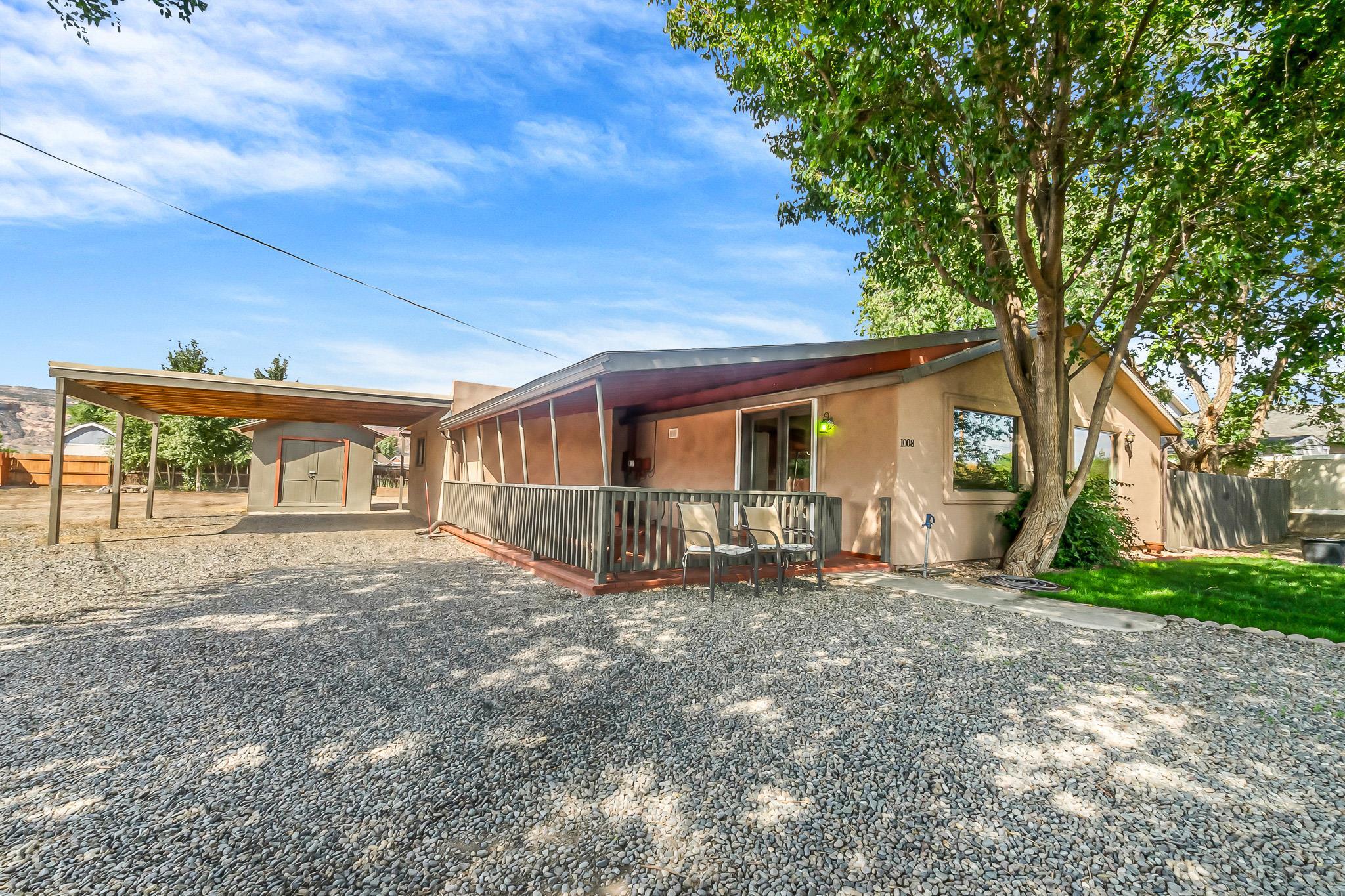 1008 Frontage Road Property Photo 1