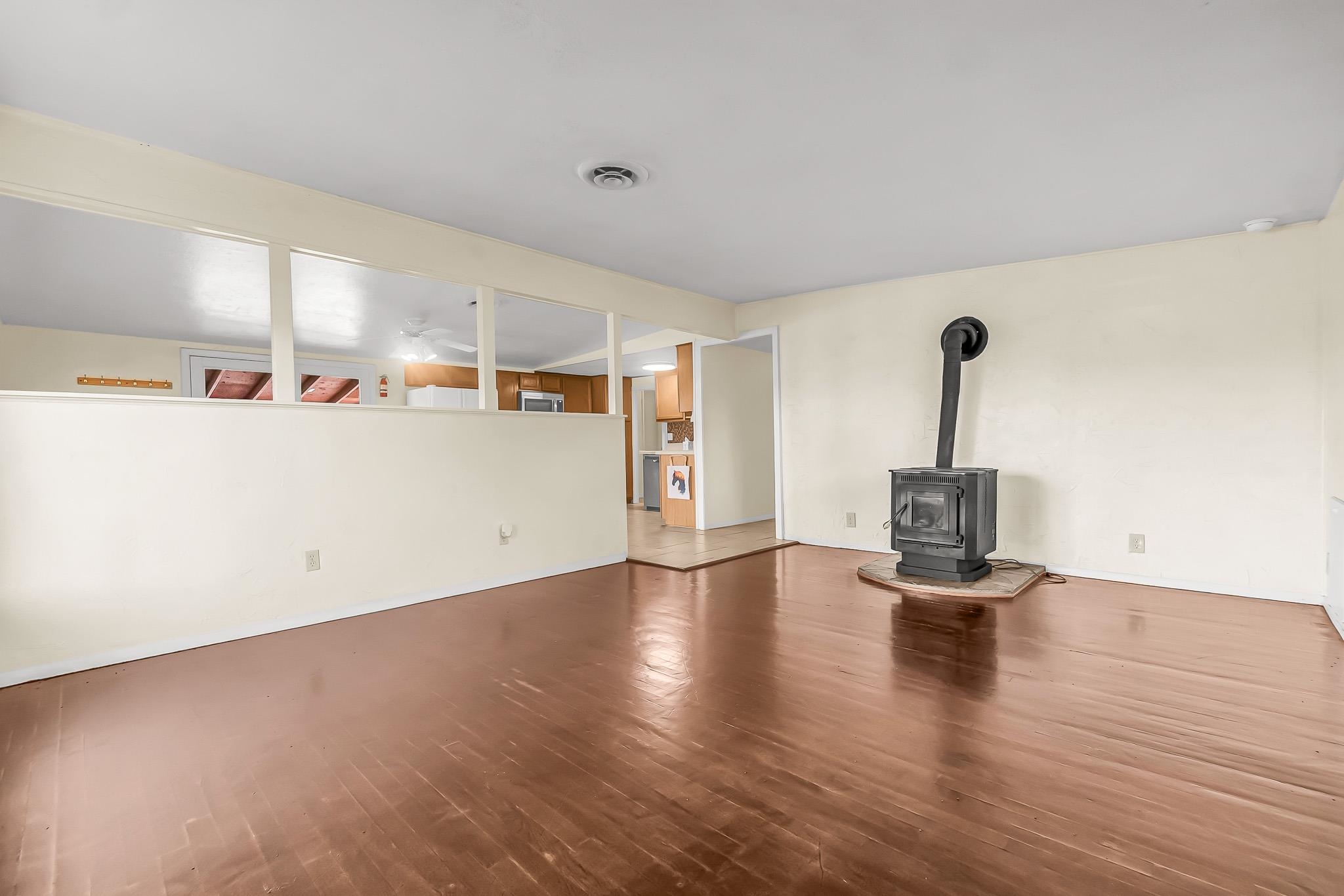 1008 Frontage Road Property Photo 12