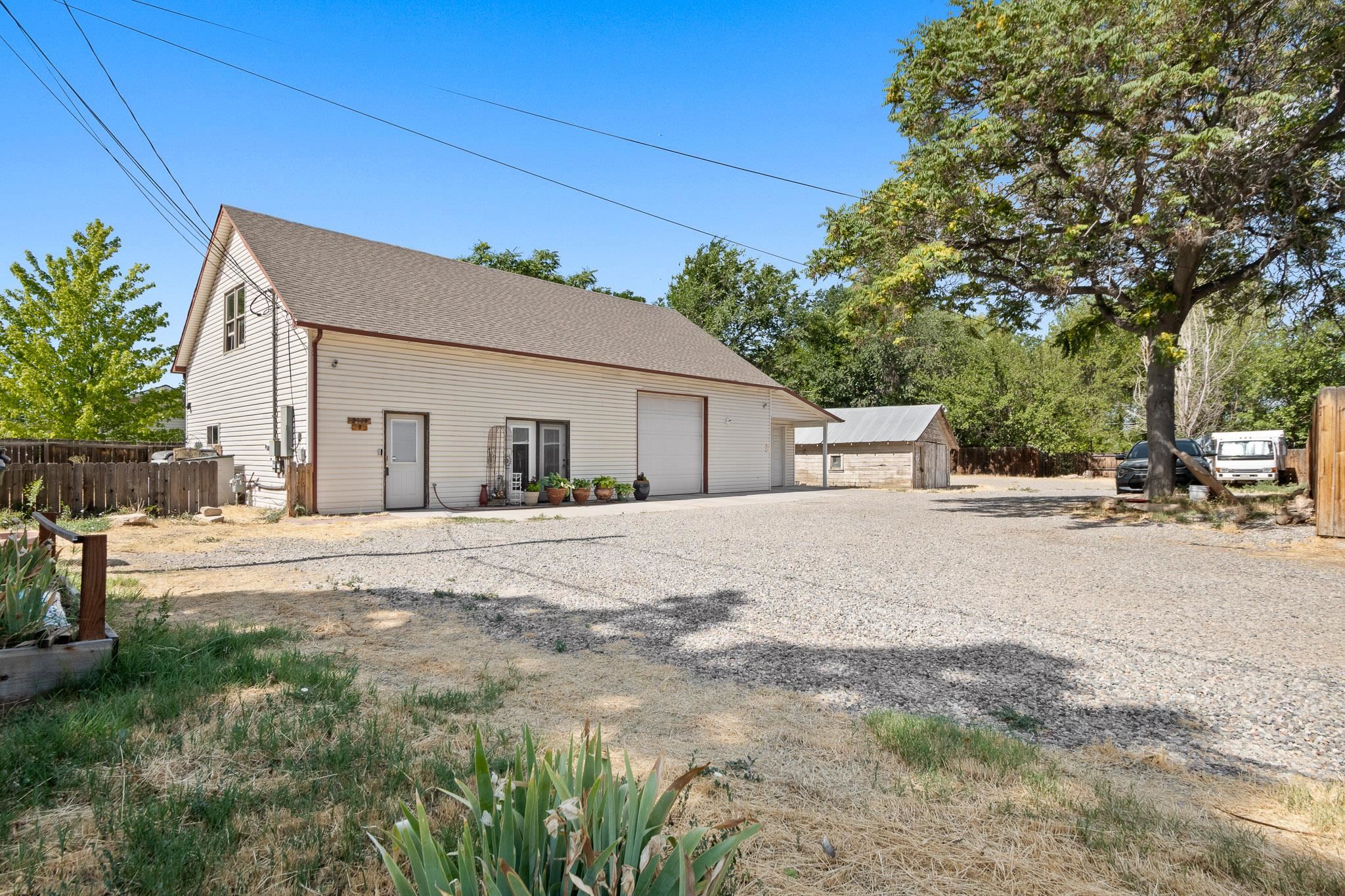 2839 Elm Avenue Property Photo 4