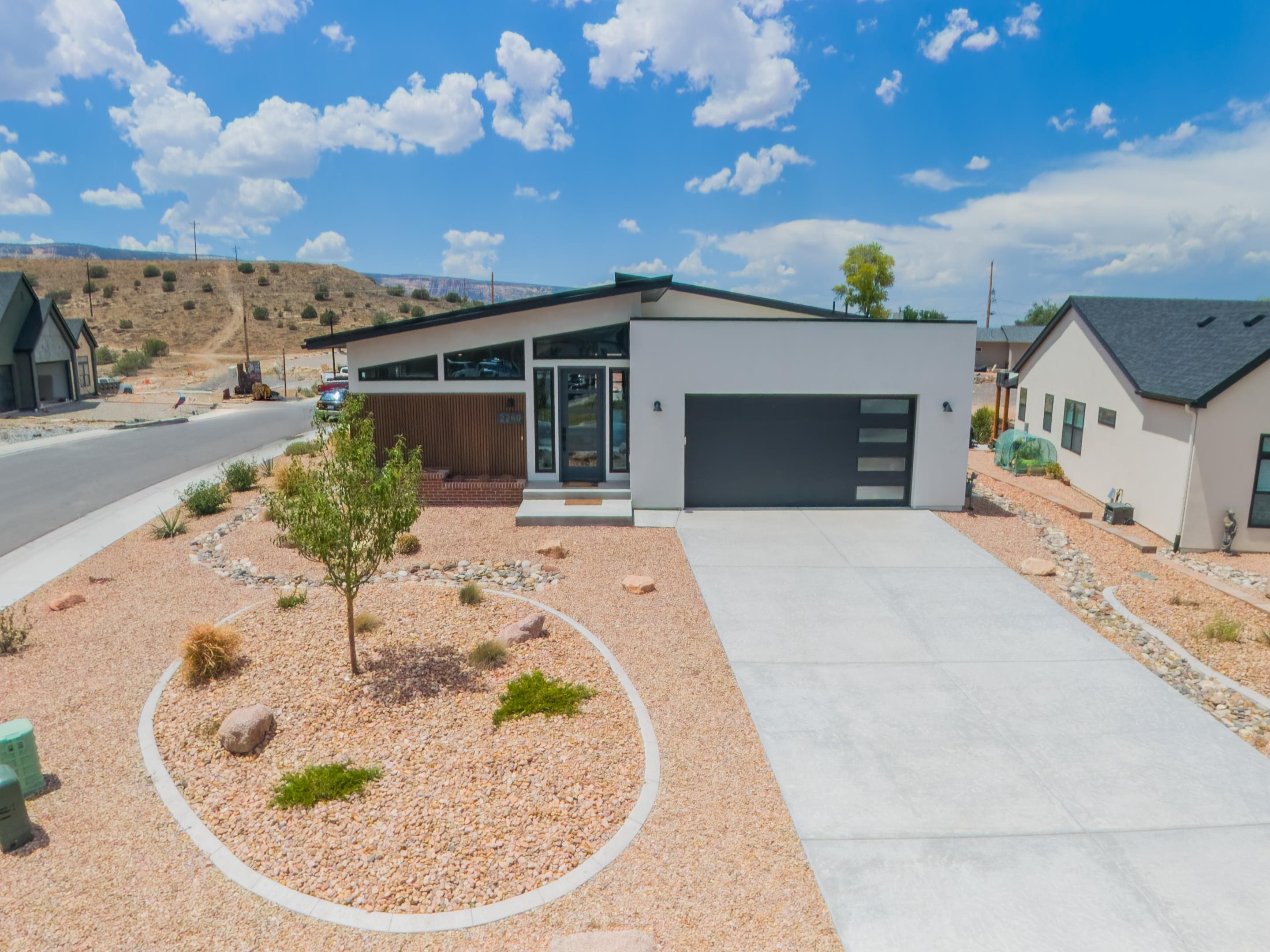 2260 Pyramid Peak Loop Property Photo 2