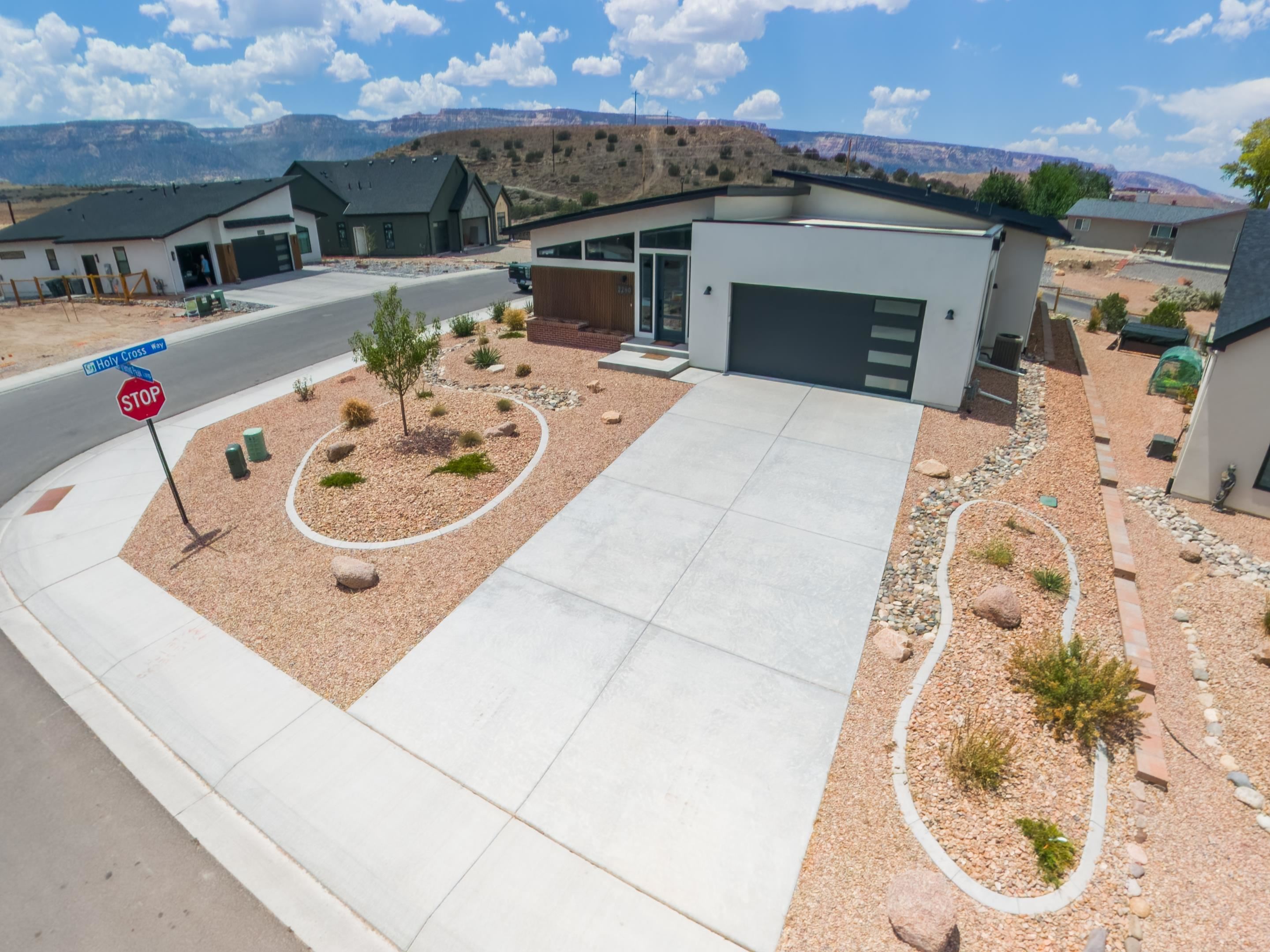 2260 Pyramid Peak Loop Property Photo 3