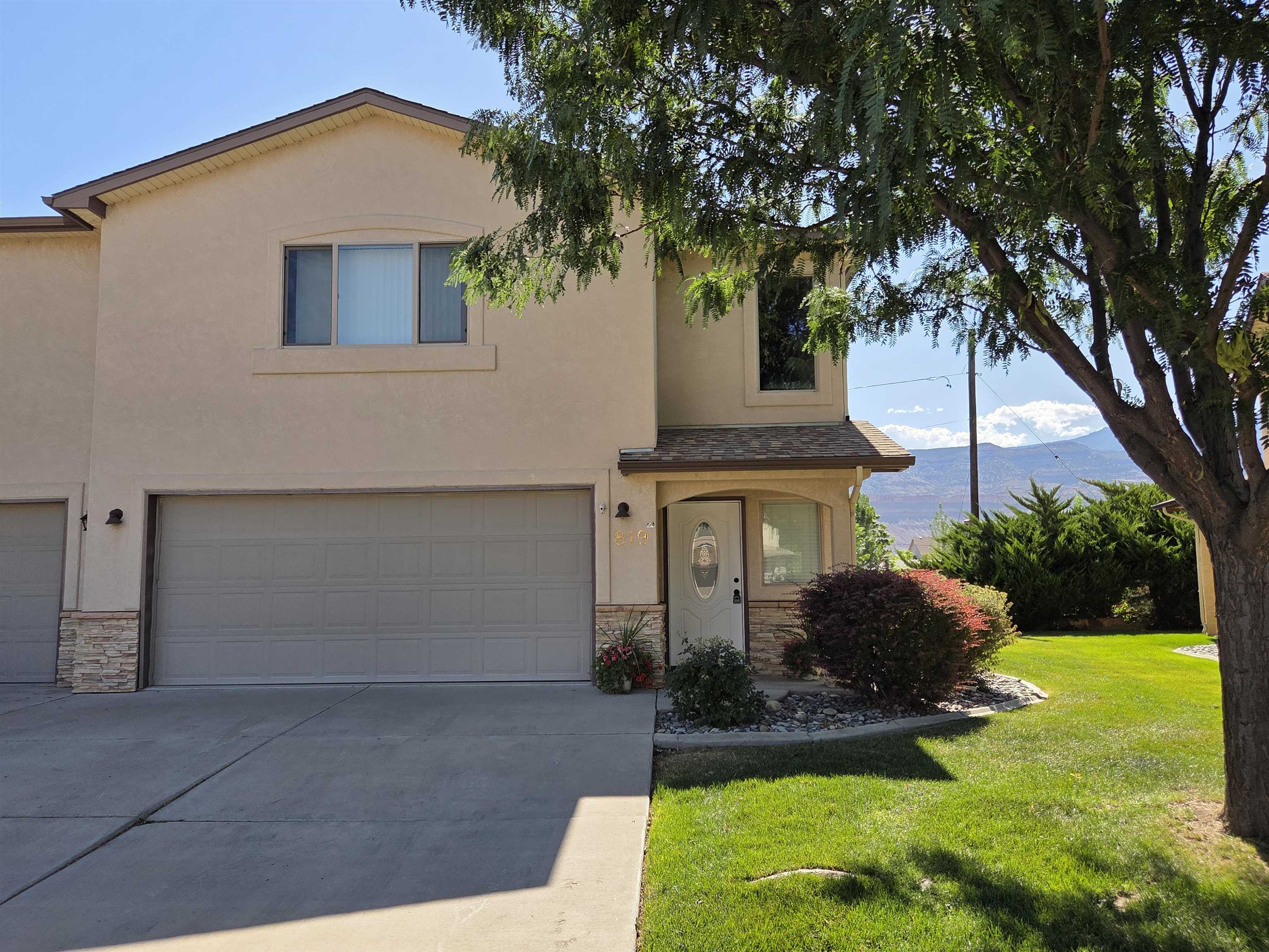 819 Montclair Drive Property Photo 1
