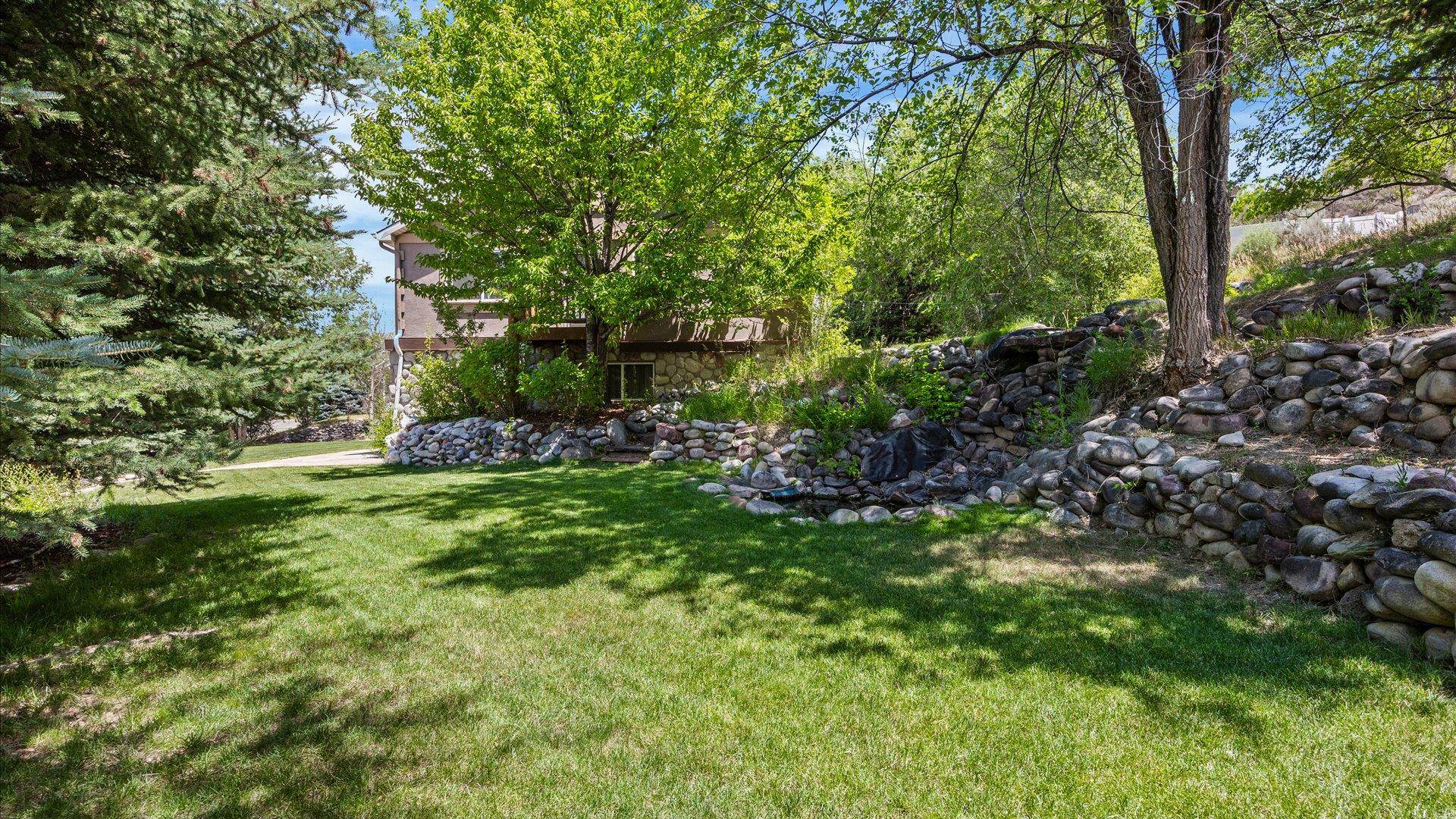 390 Jenny Place Property Photo 3
