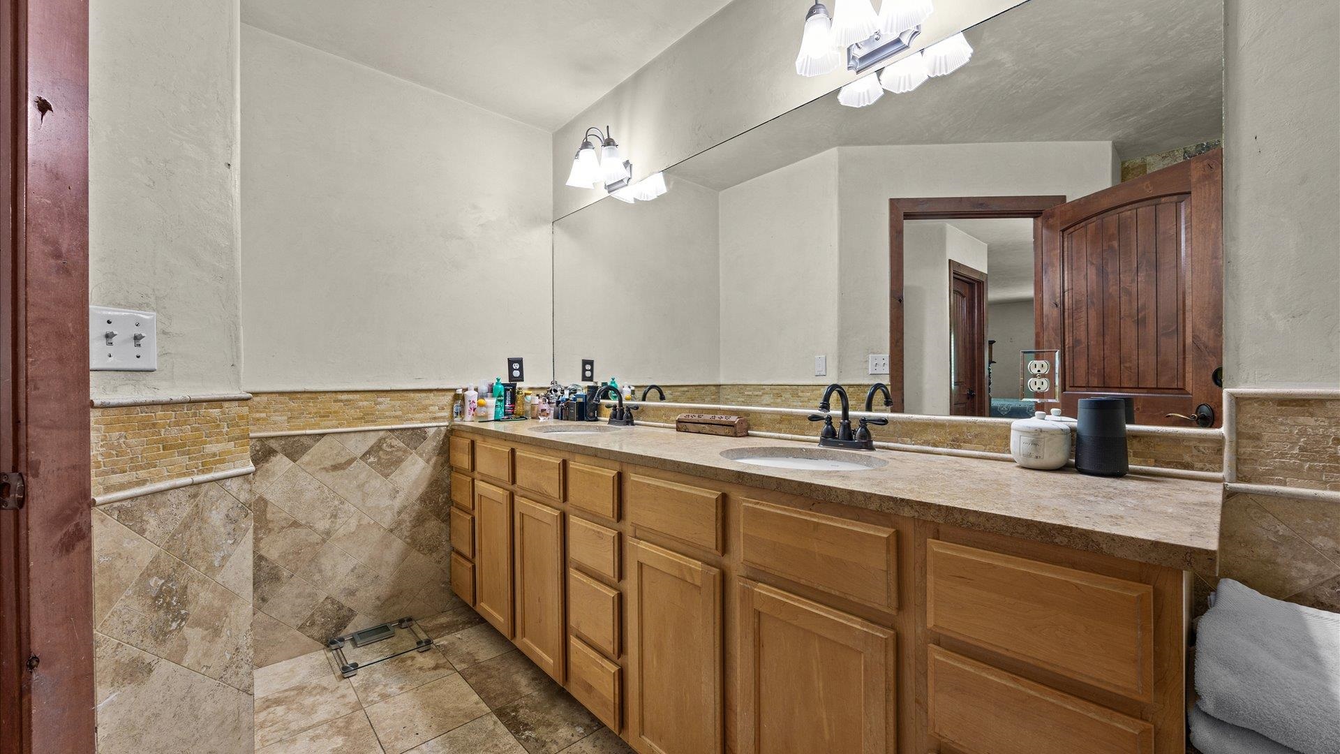 390 Jenny Place Property Photo 23