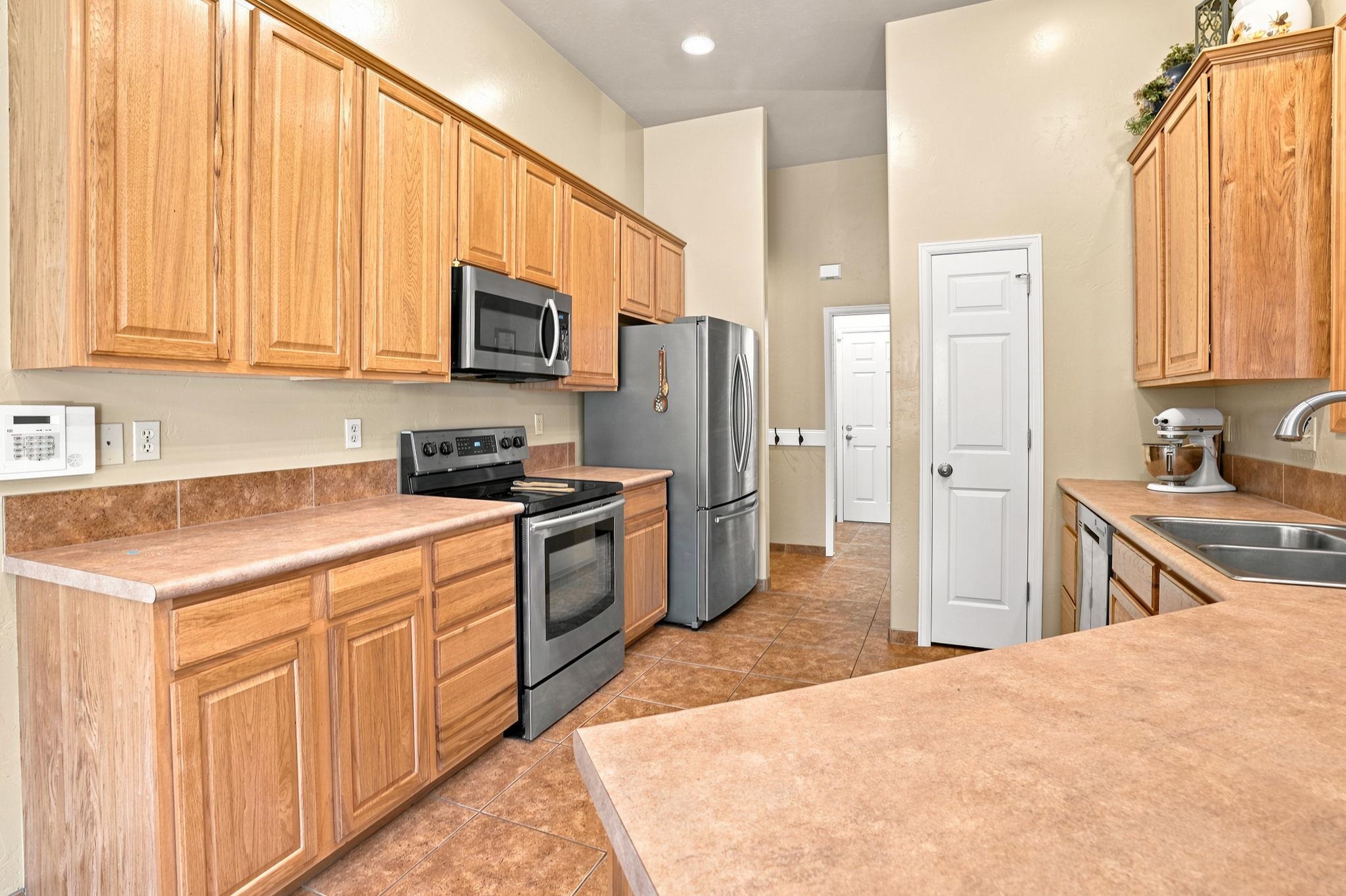 352 Belden Court Property Photo 13