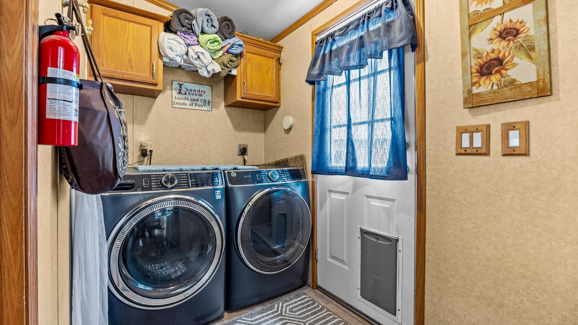 2443 Pioneer Way Property Photo 20