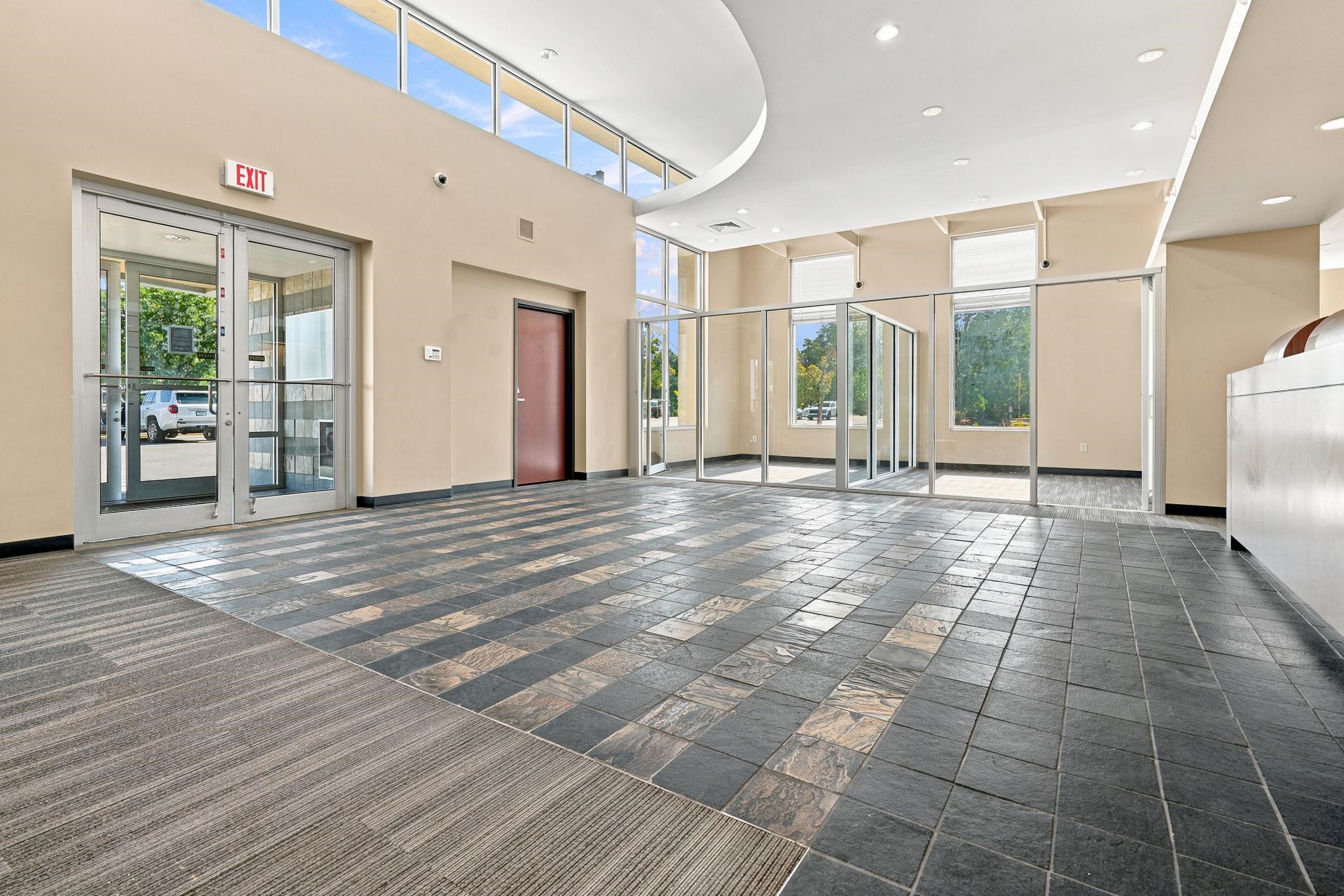 100 Main Street Property Photo 10