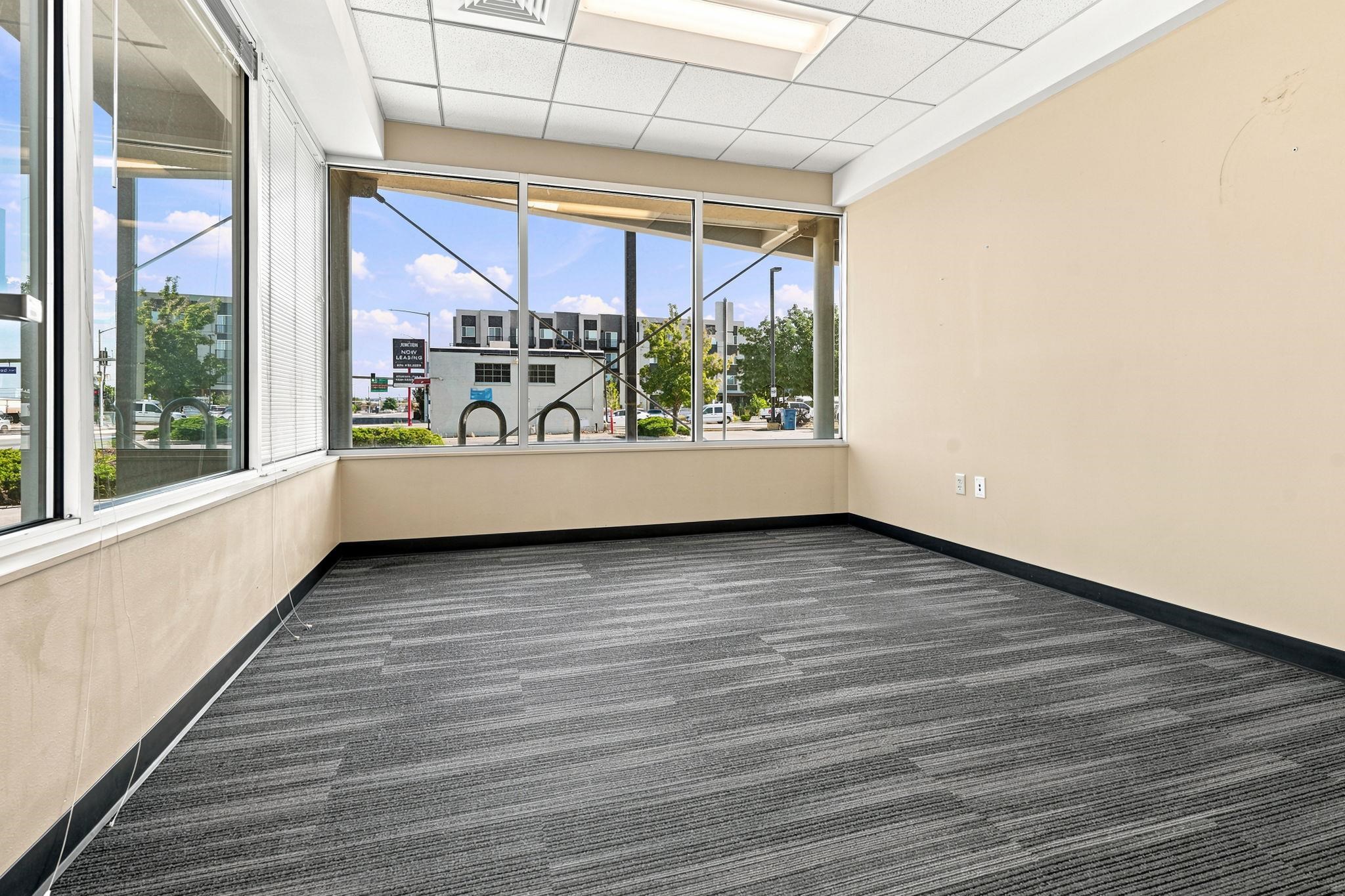 100 Main Street Property Photo 15