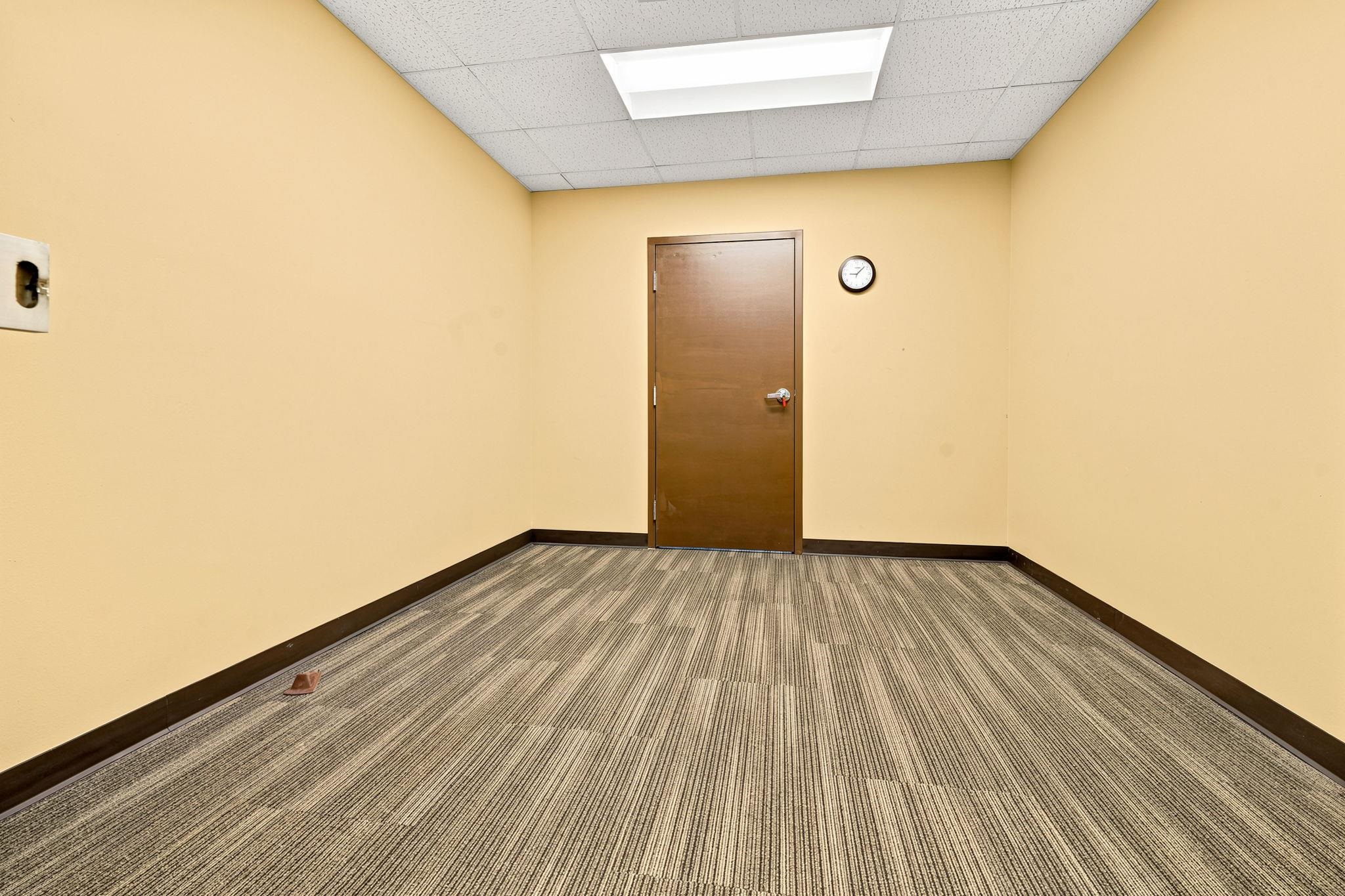 100 Main Street Property Photo 21