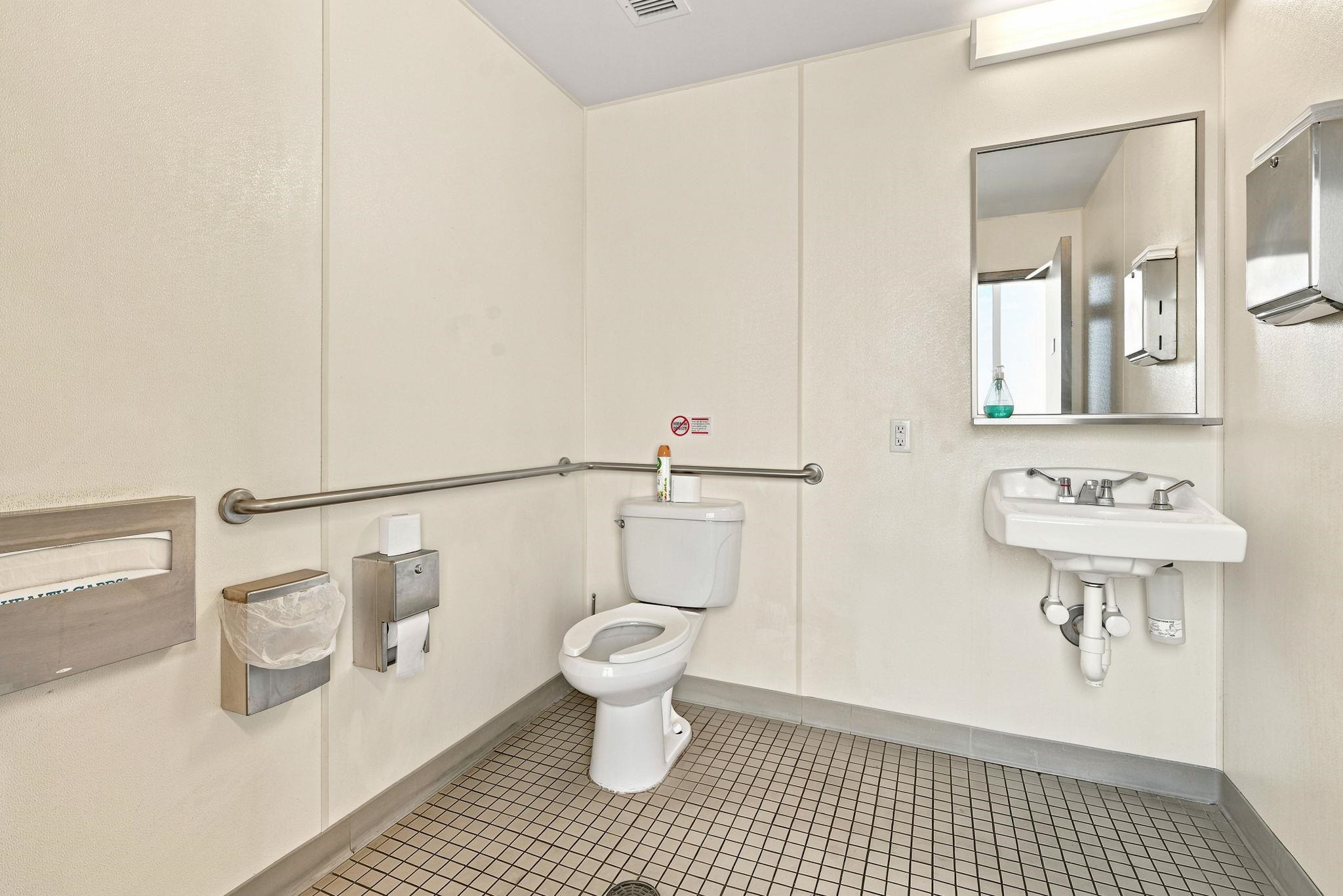 100 Main Street Property Photo 25