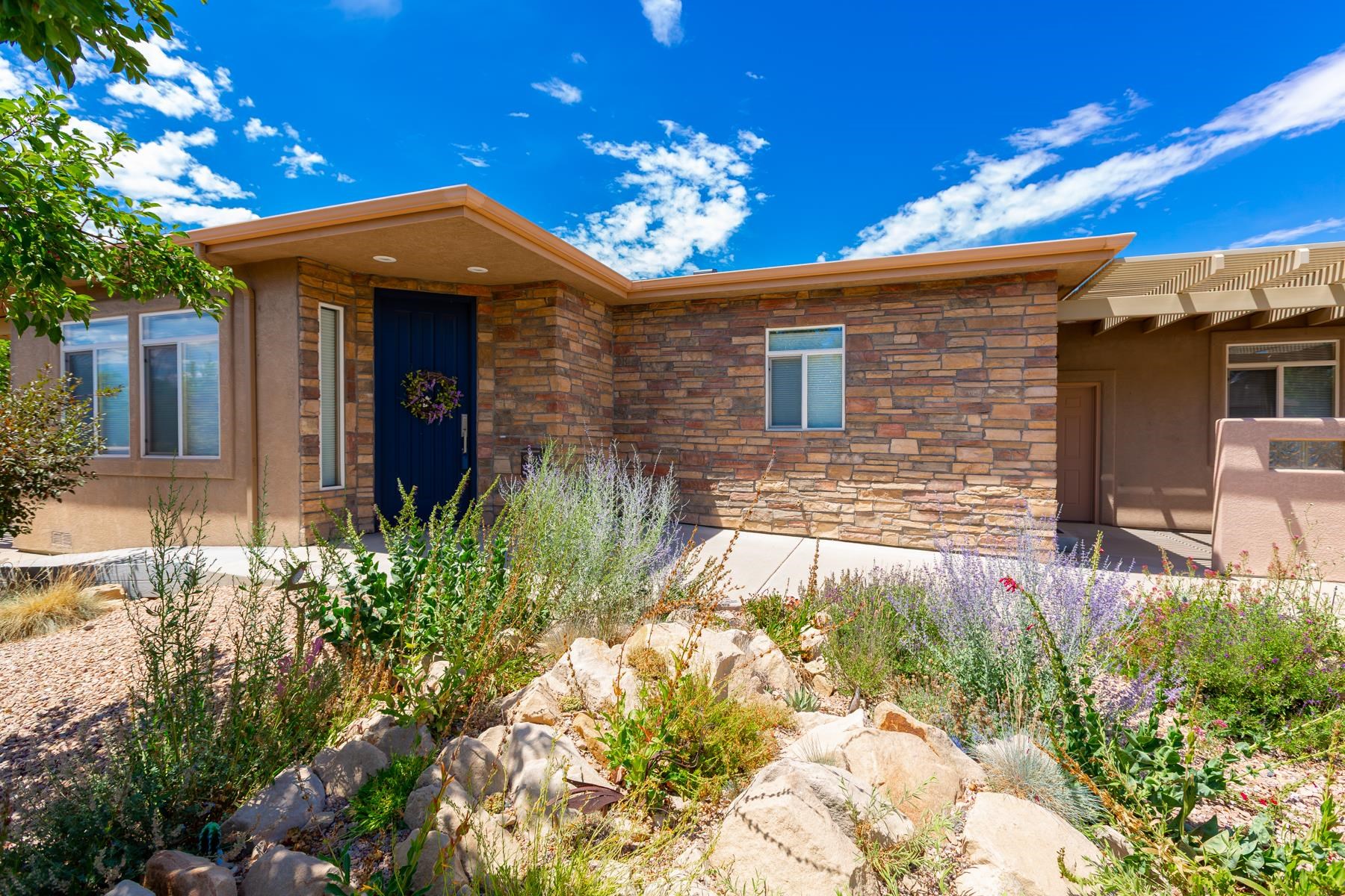 855 Summer Sage Court Property Photo 3