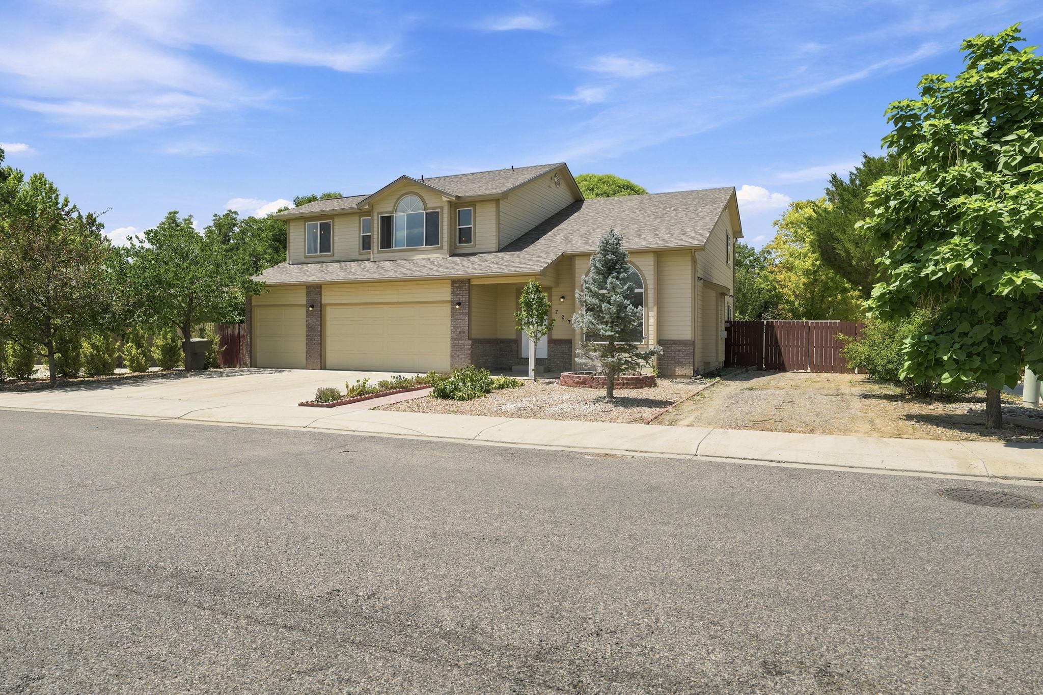 727 24 3/4 Road Property Photo 4