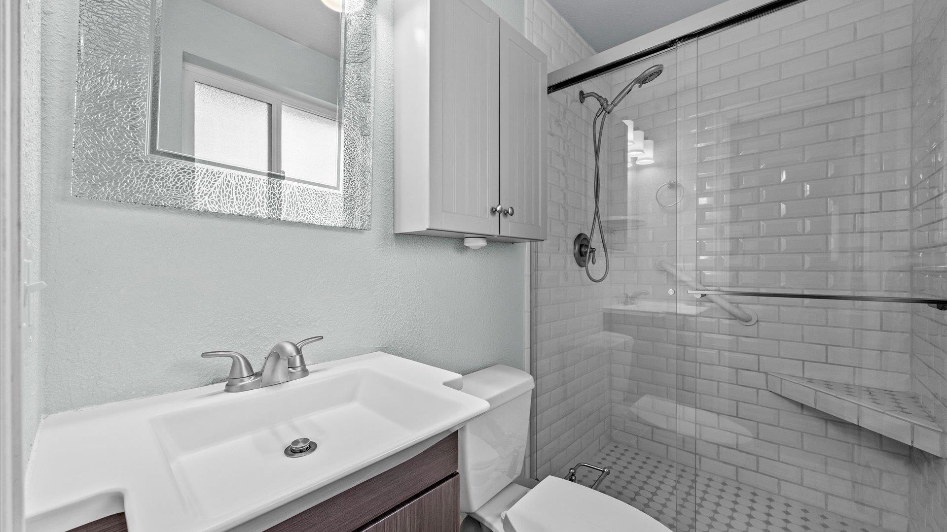 2027 South Broadway Property Photo 18