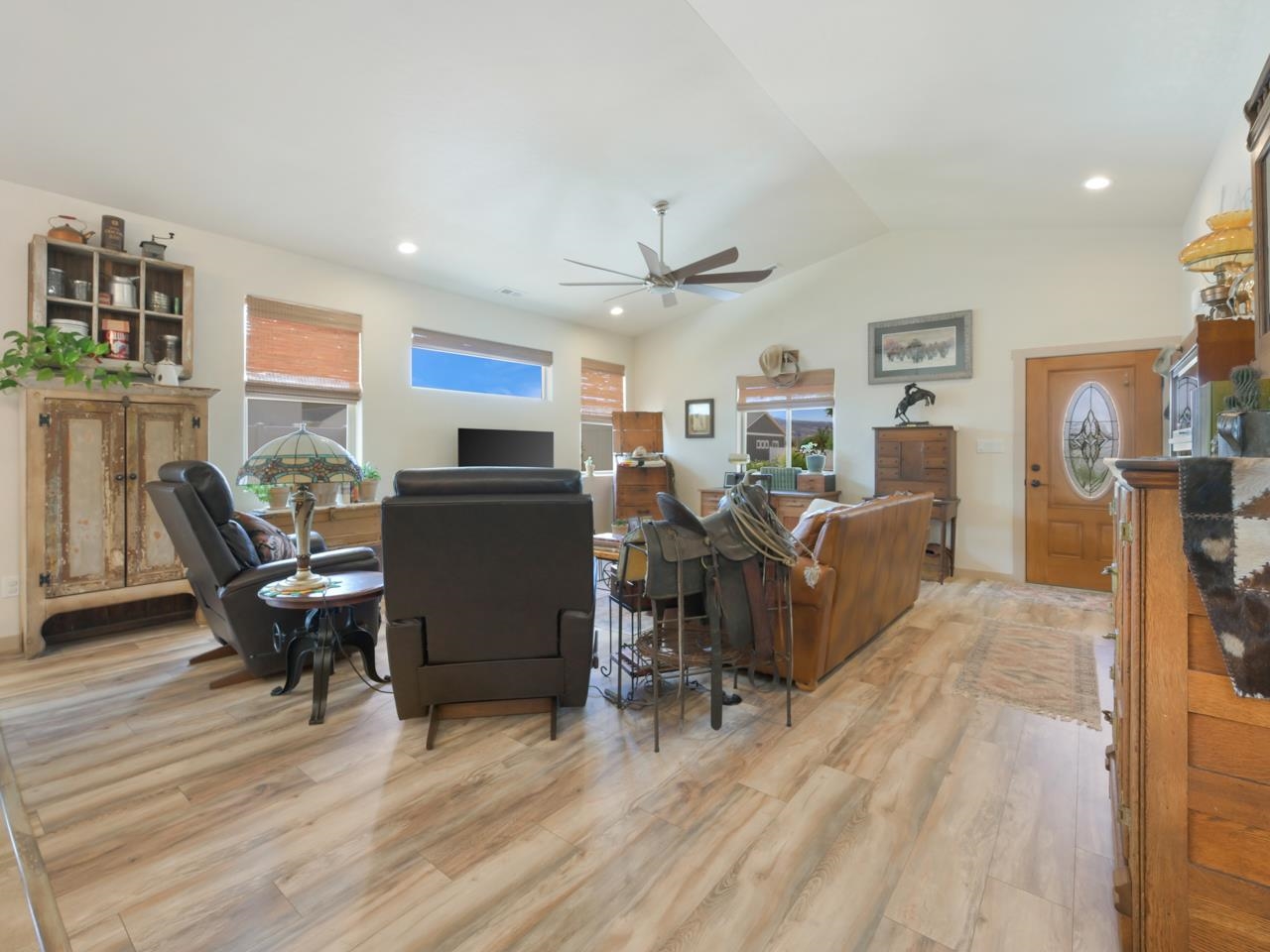 822 Adams Drive Property Photo 6
