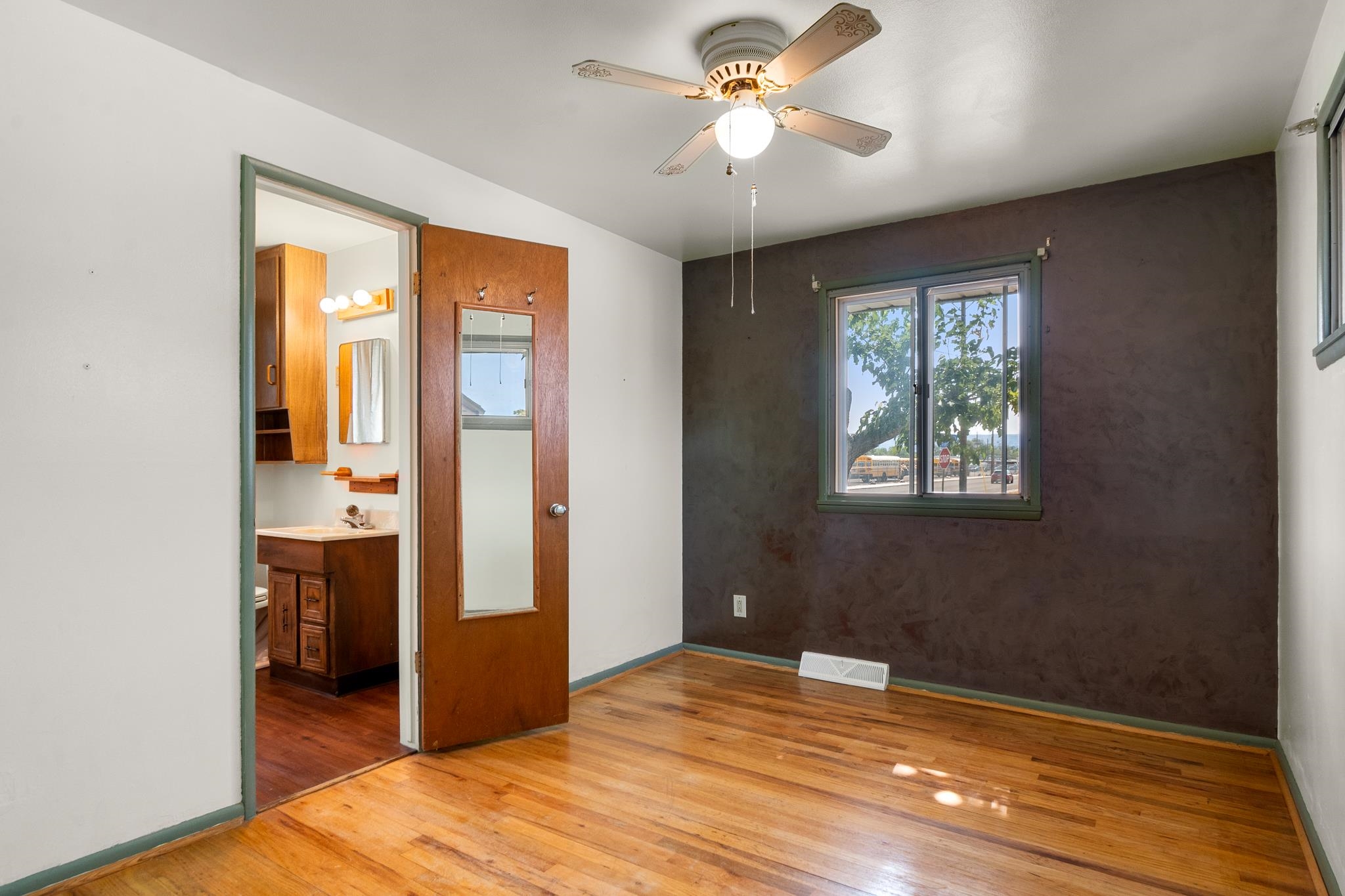 404 N 24th Street Property Photo 10
