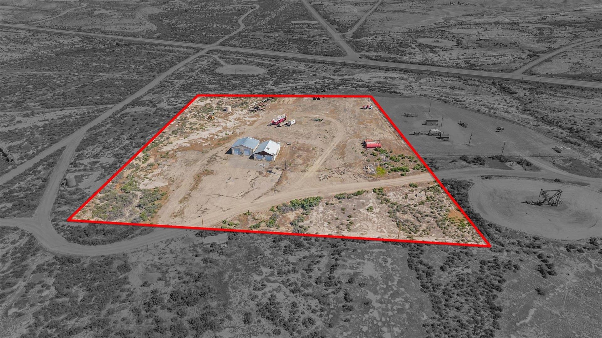 15672 Highway 64 Property Photo 4