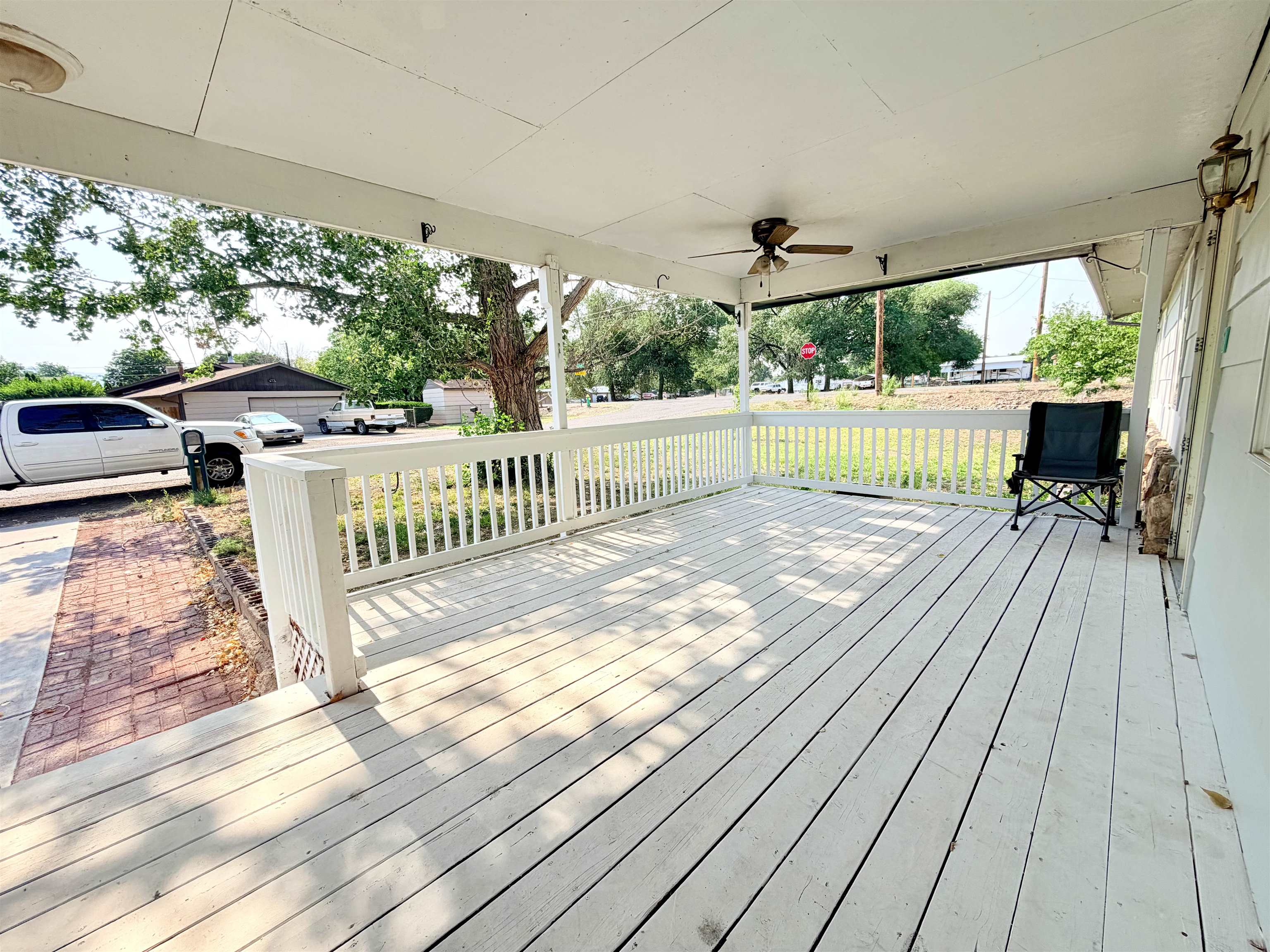 201 Knob Hill Drive Property Photo 3