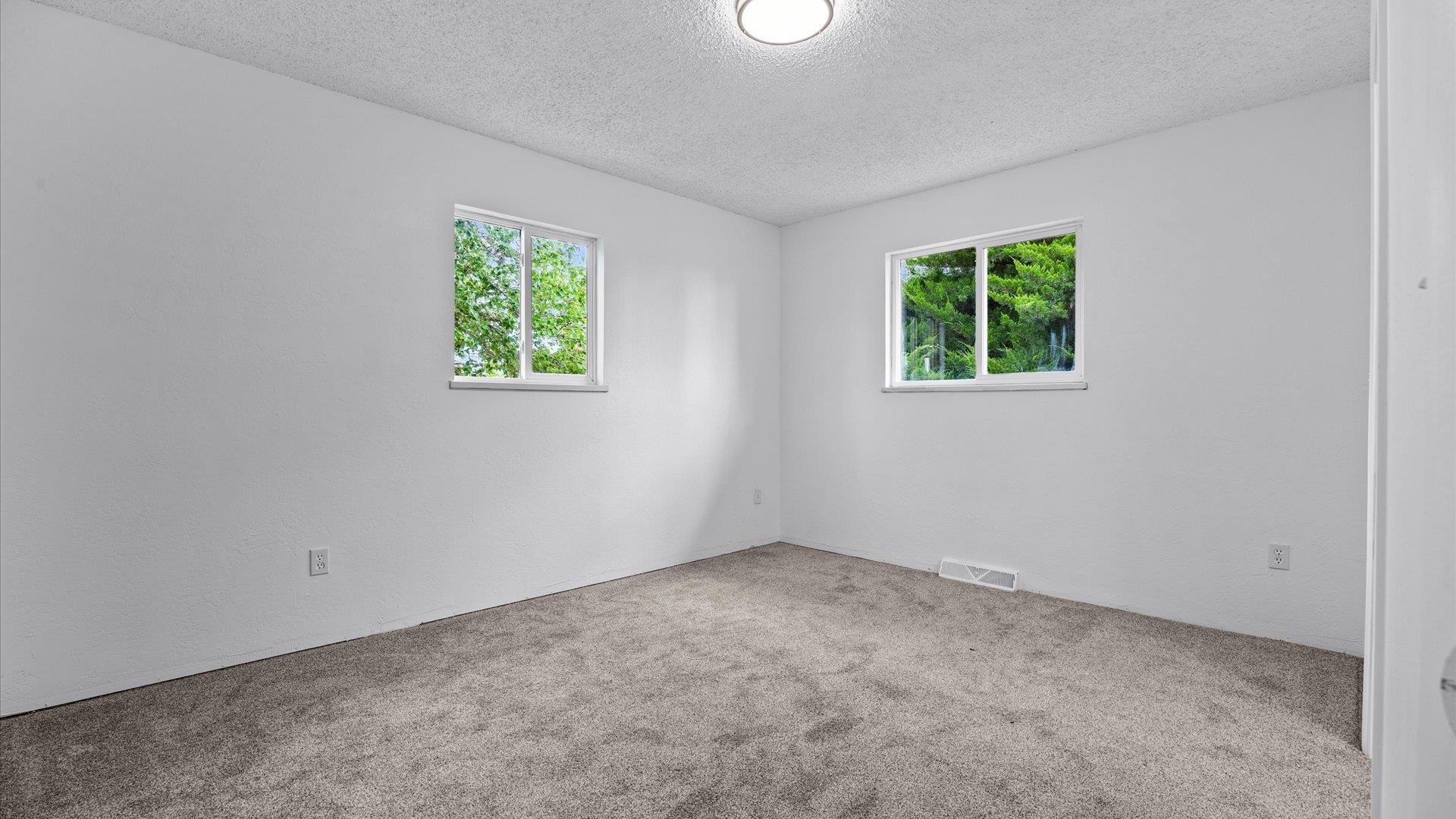 201 Knob Hill Drive Property Photo 14