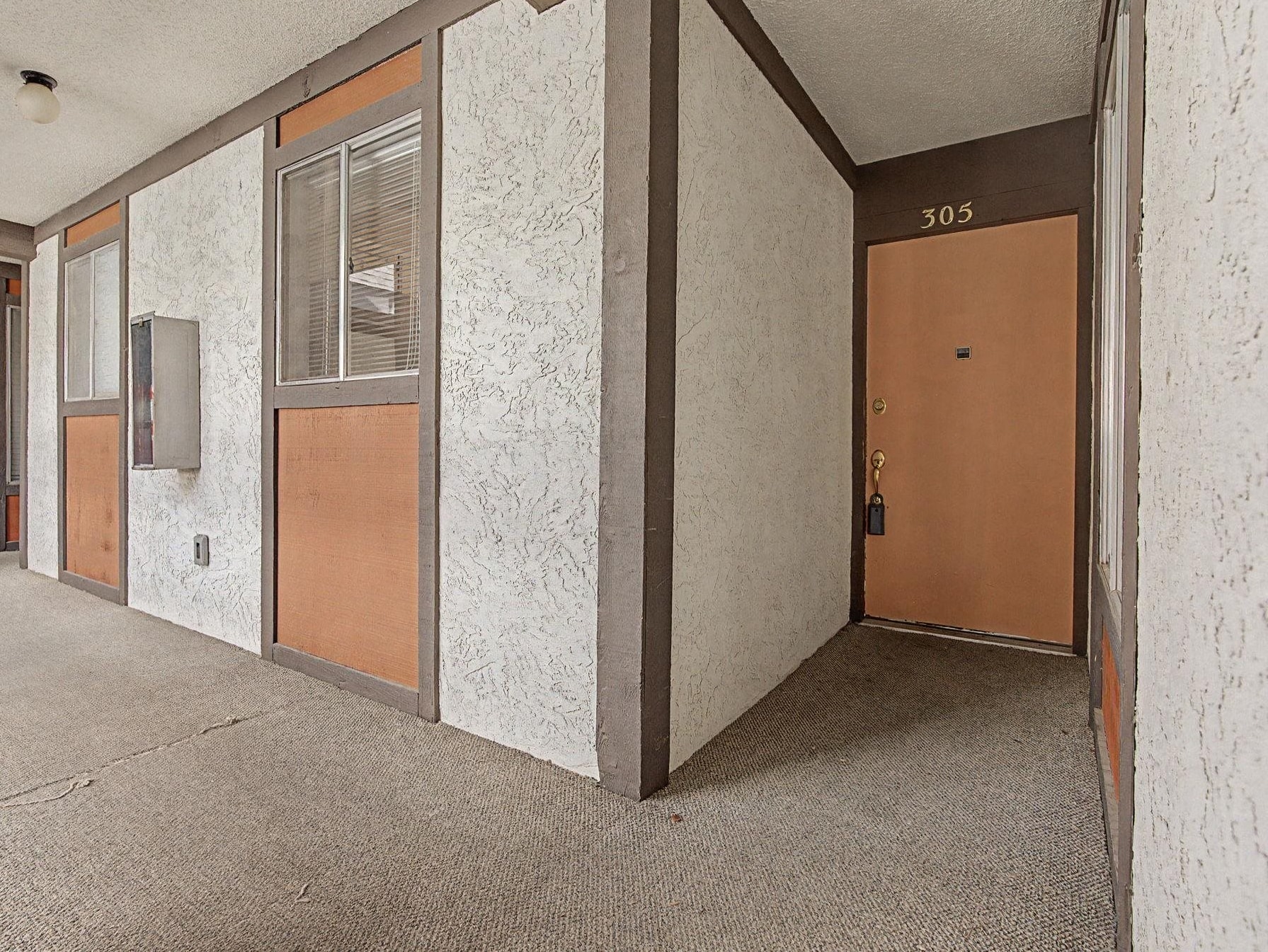 3156 Lakeside Drive Property Photo 1
