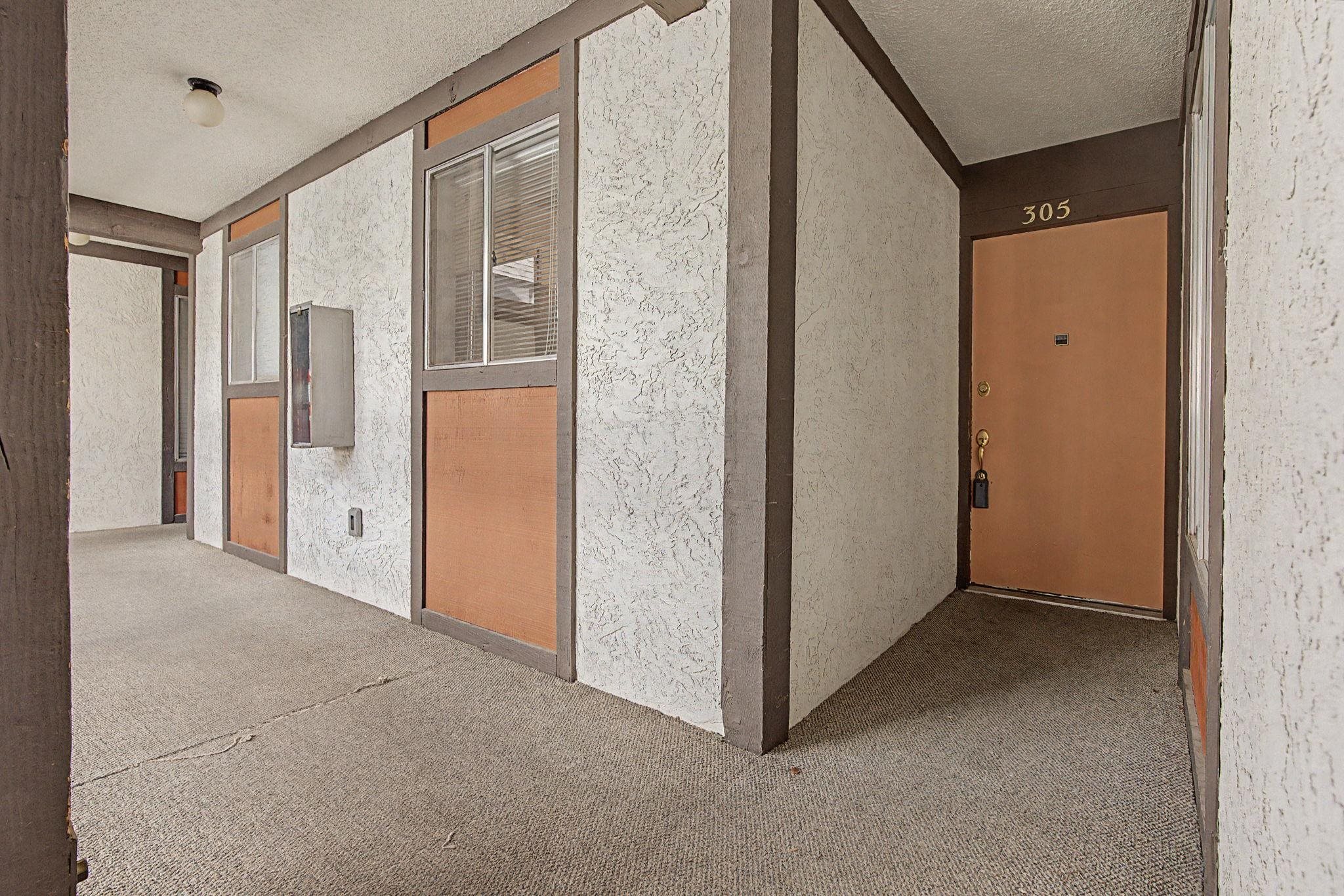 3156 Lakeside Drive Property Photo 3