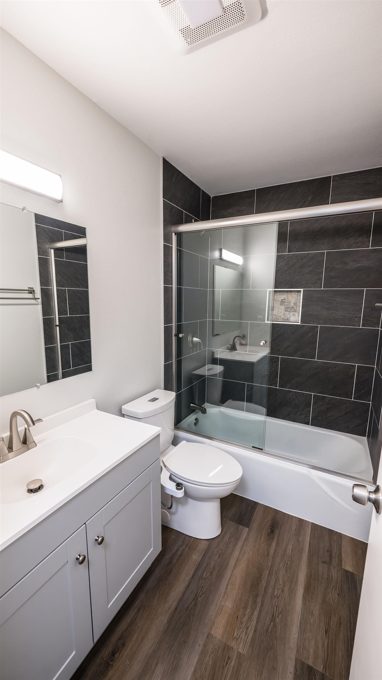 718 Ash Drive Property Photo 10