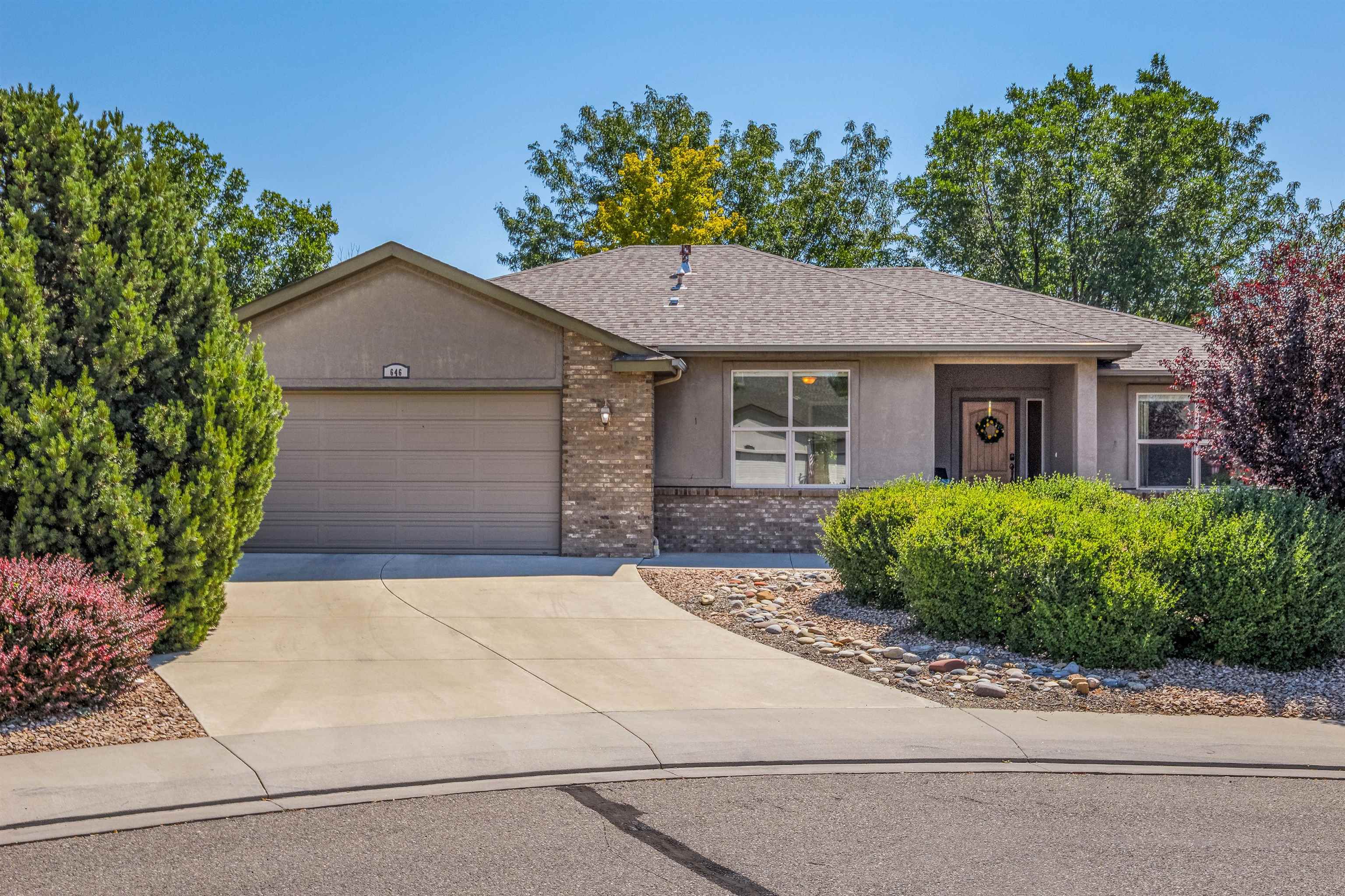 646 Pueblo Court Property Photo 2