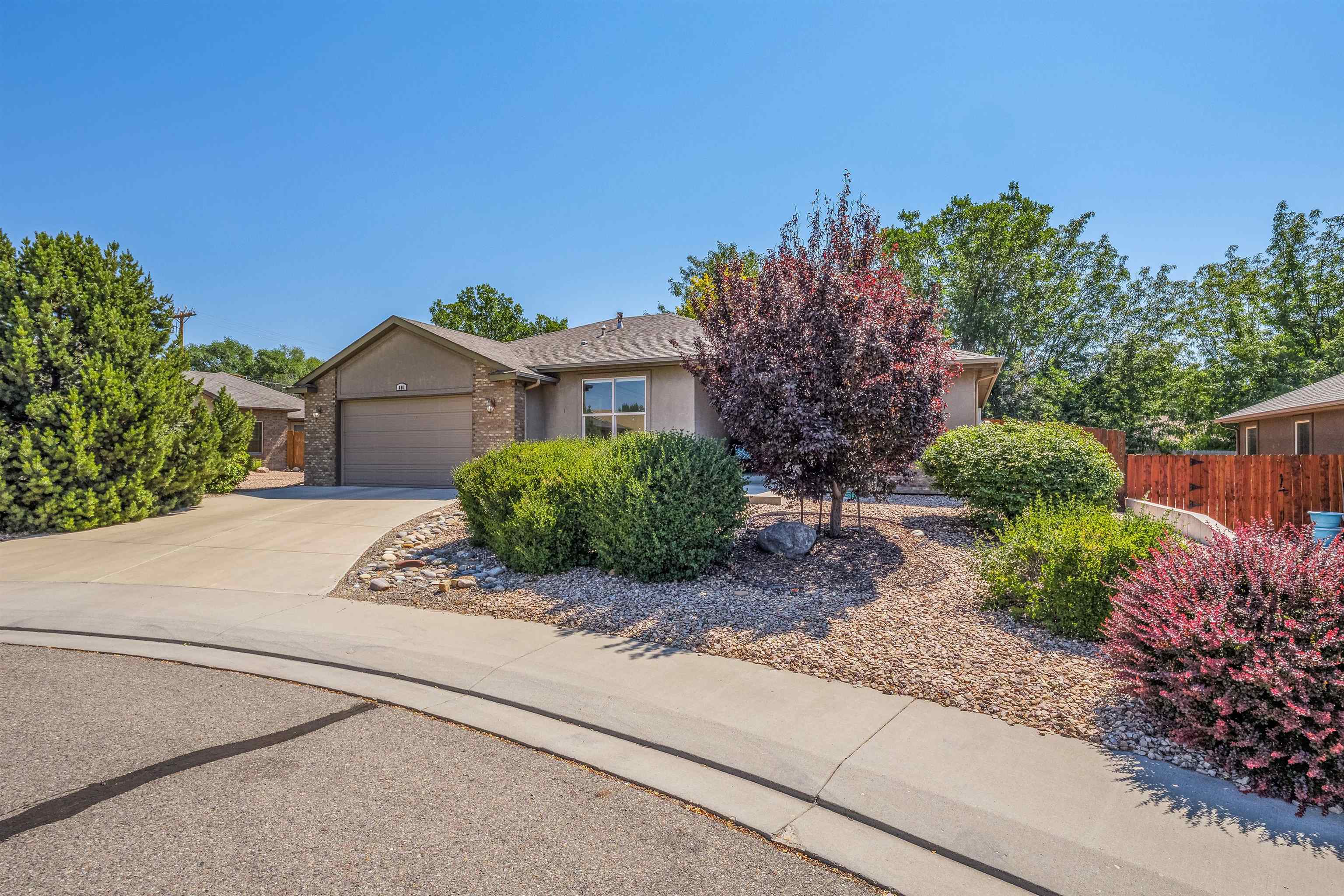 646 Pueblo Court Property Photo 3