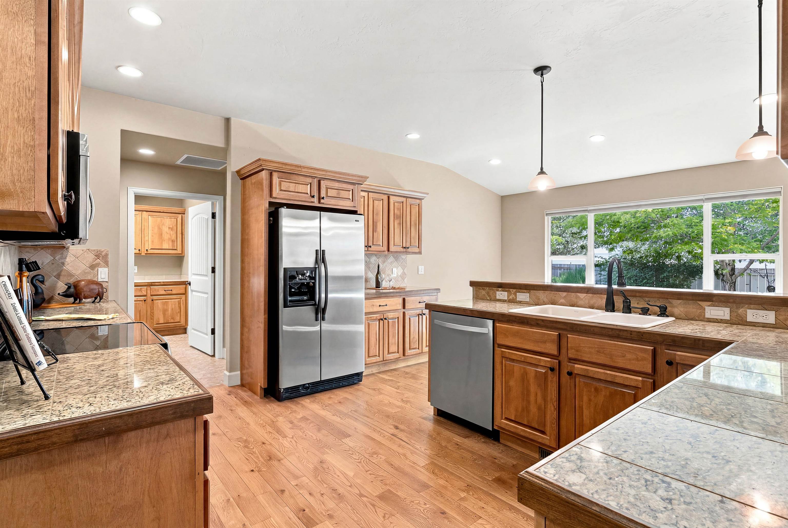 646 Pueblo Court Property Photo 13