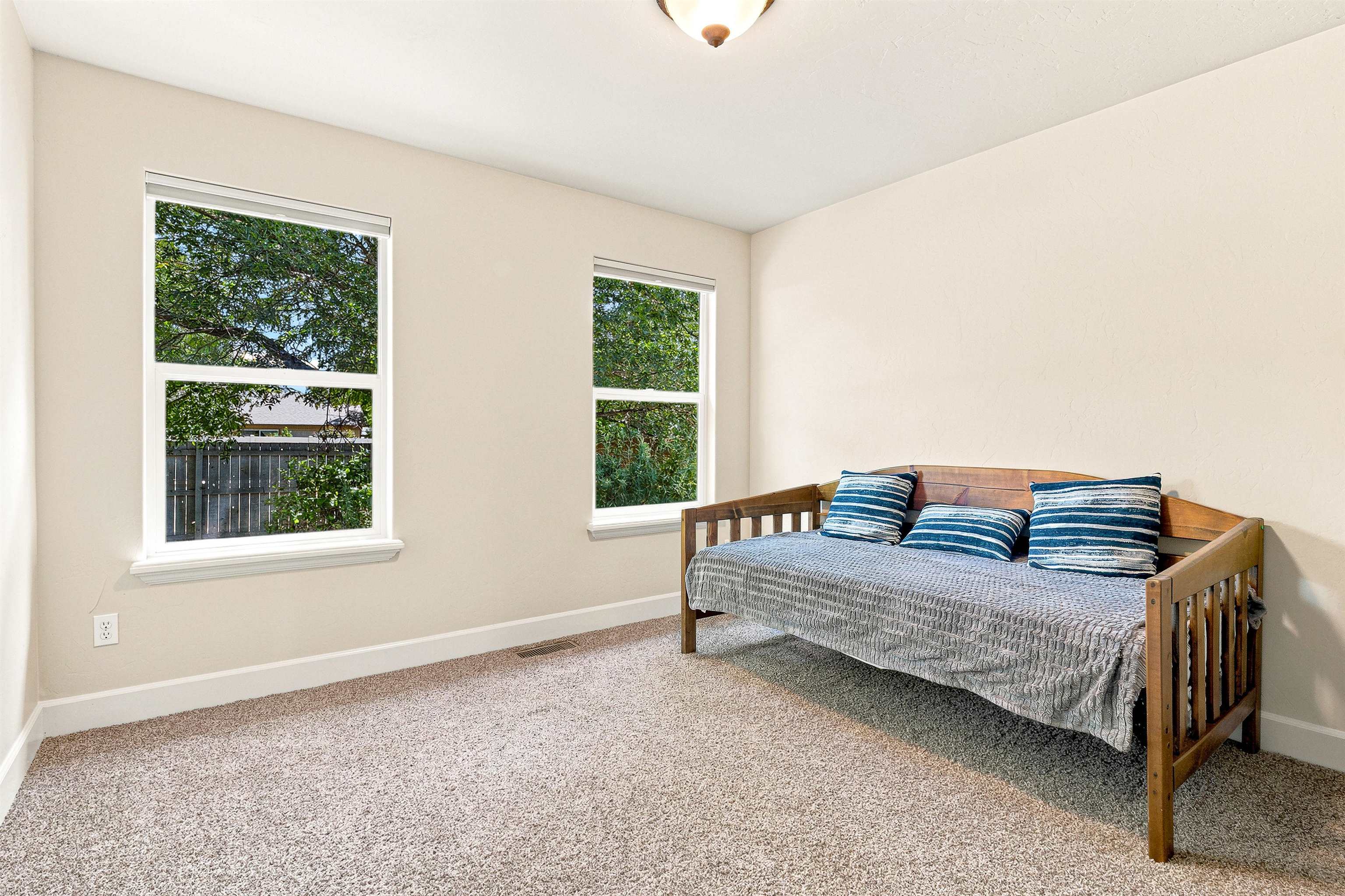 646 Pueblo Court Property Photo 31