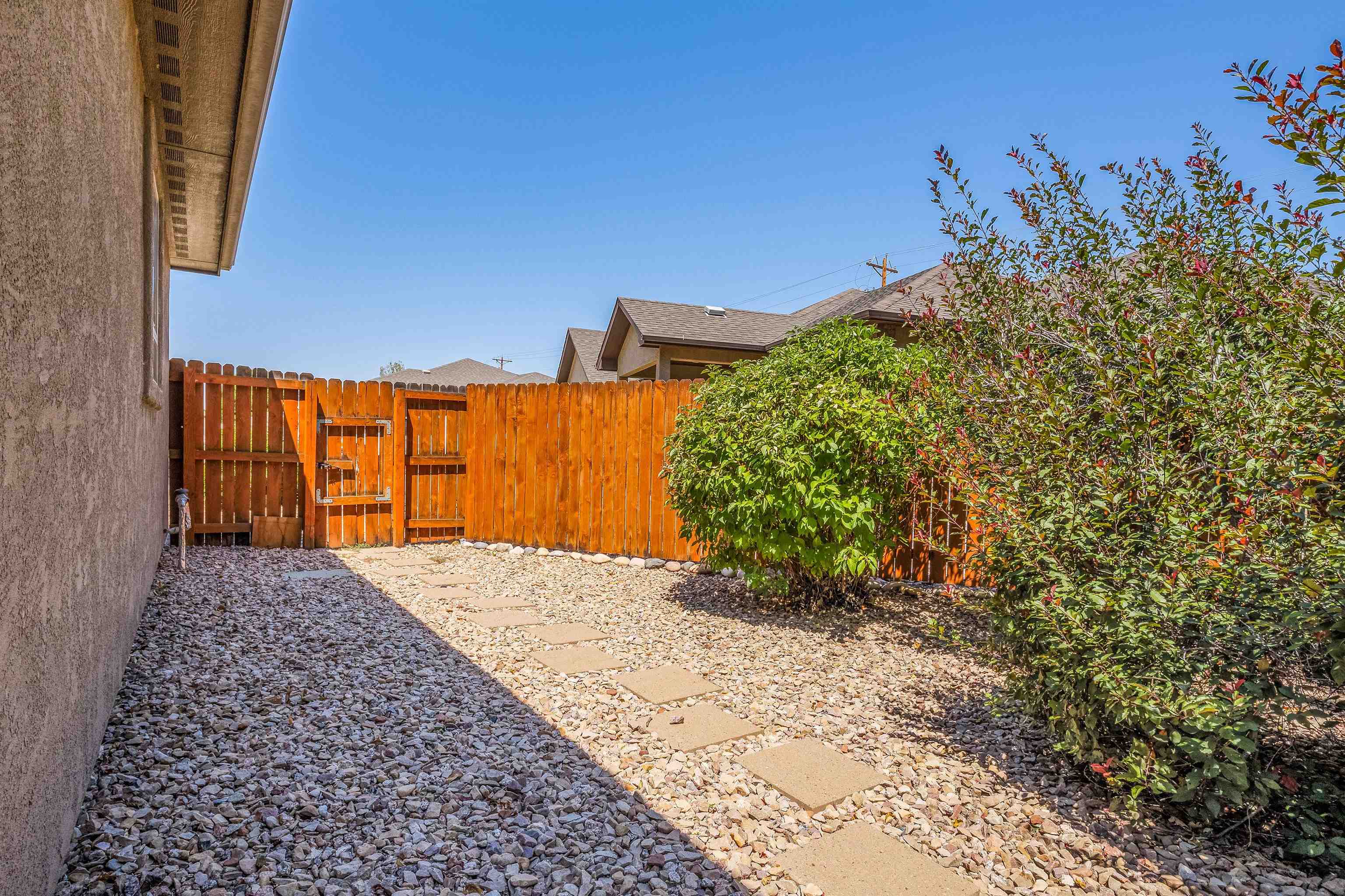 646 Pueblo Court Property Photo 41