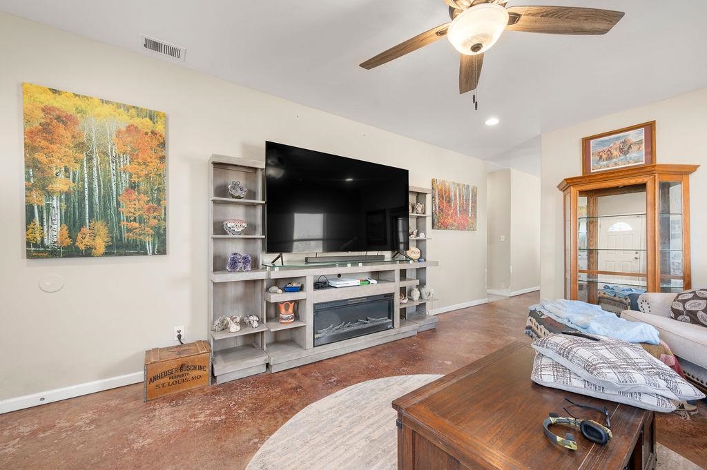 3509 Silverstone Drive Property Photo 8