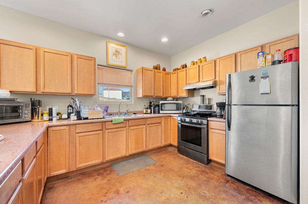 3509 Silverstone Drive Property Photo 9