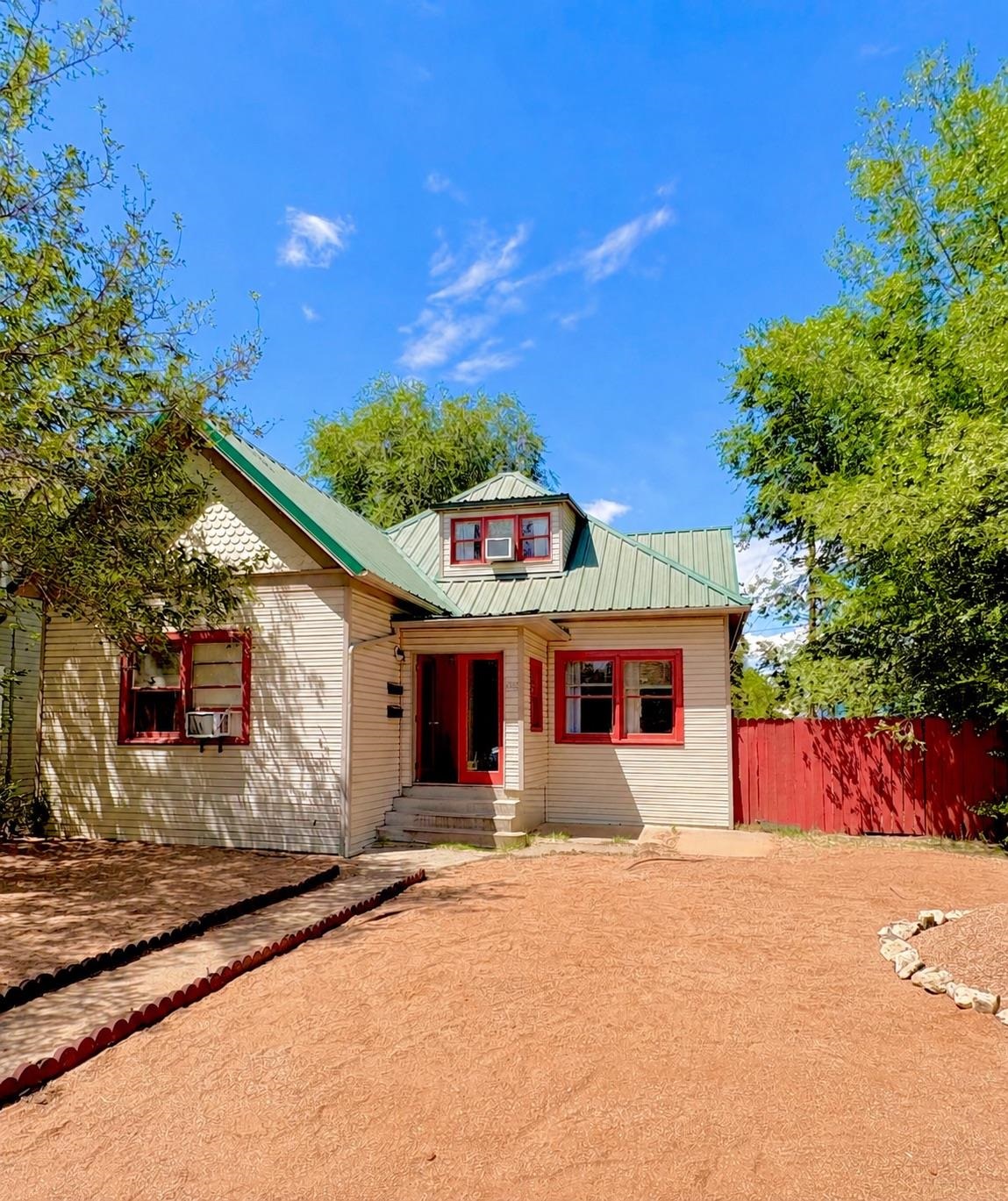 1038 Rood Avenue Property Photo 1