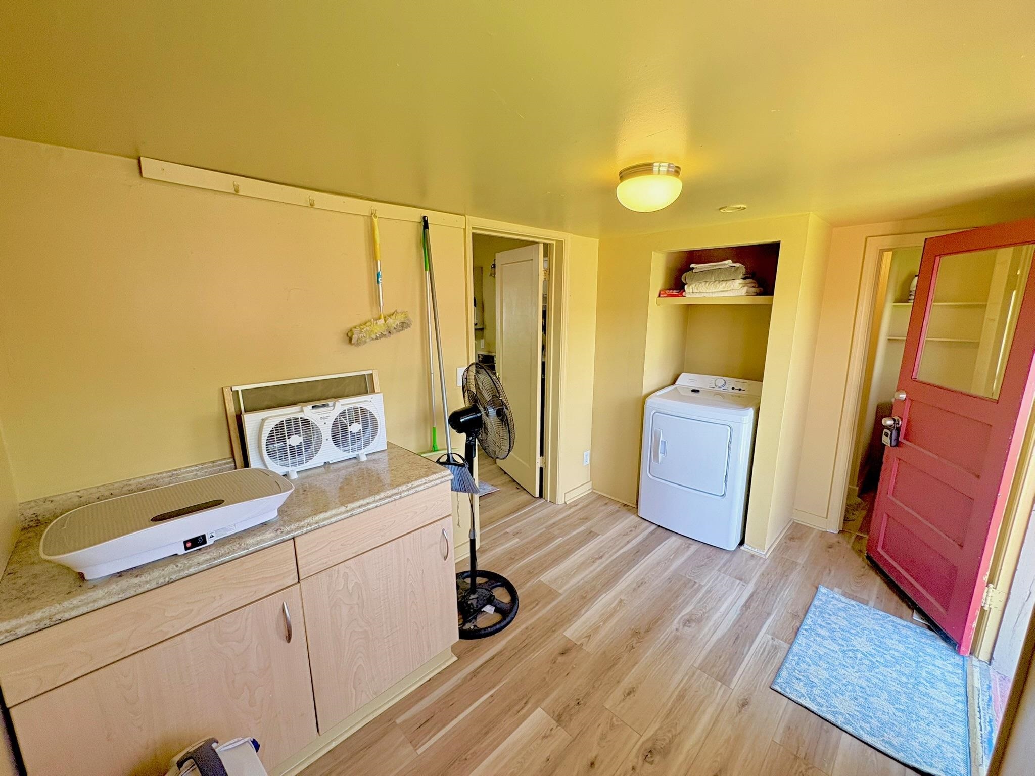 1038 Rood Avenue Property Photo 9
