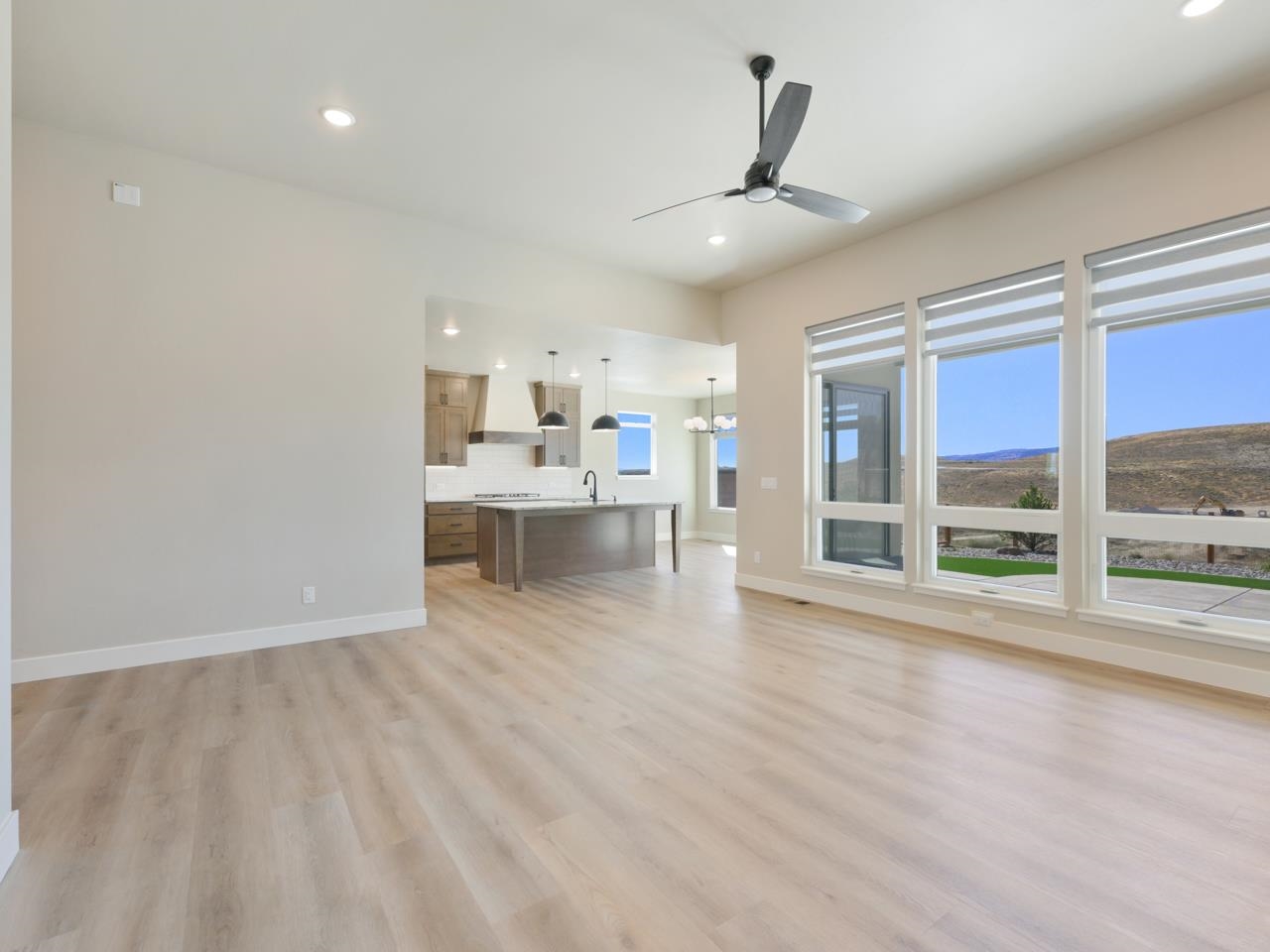 2267 Holy Cross Way Property Photo 4