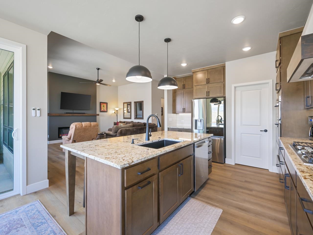 2267 Holy Cross Way Property Photo 8