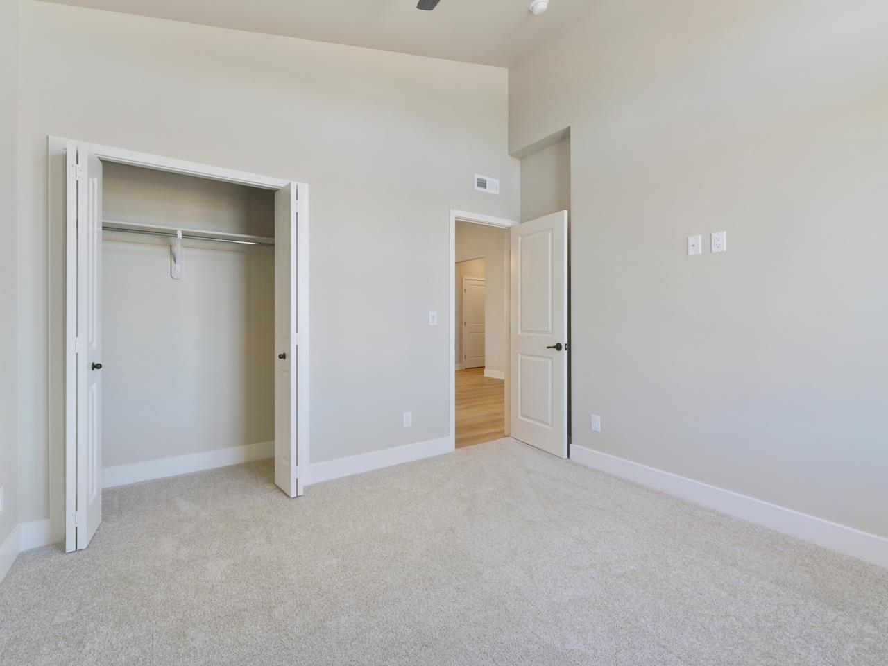 2267 Holy Cross Way Property Photo 20