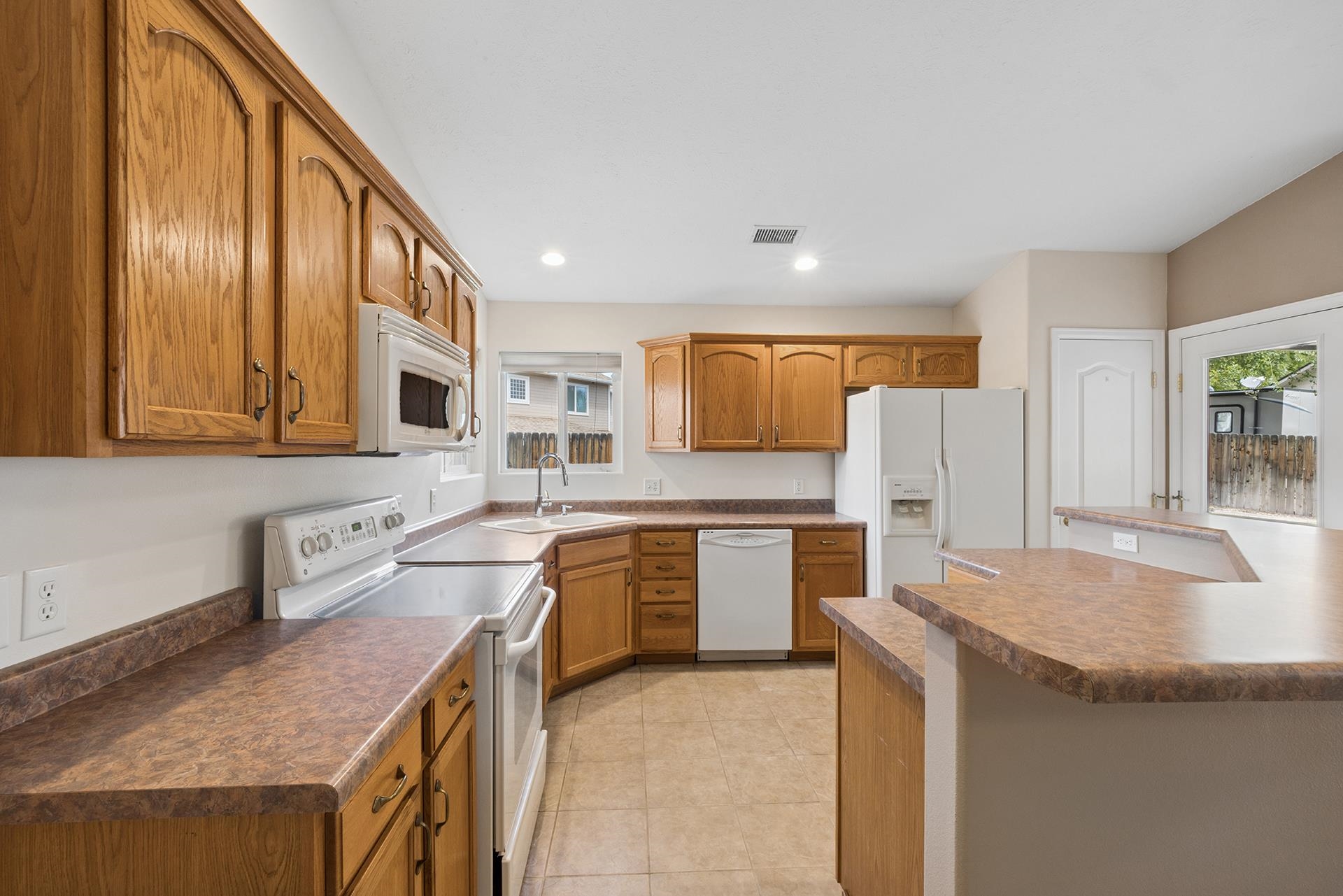 865 Jasper Drive Property Photo 6