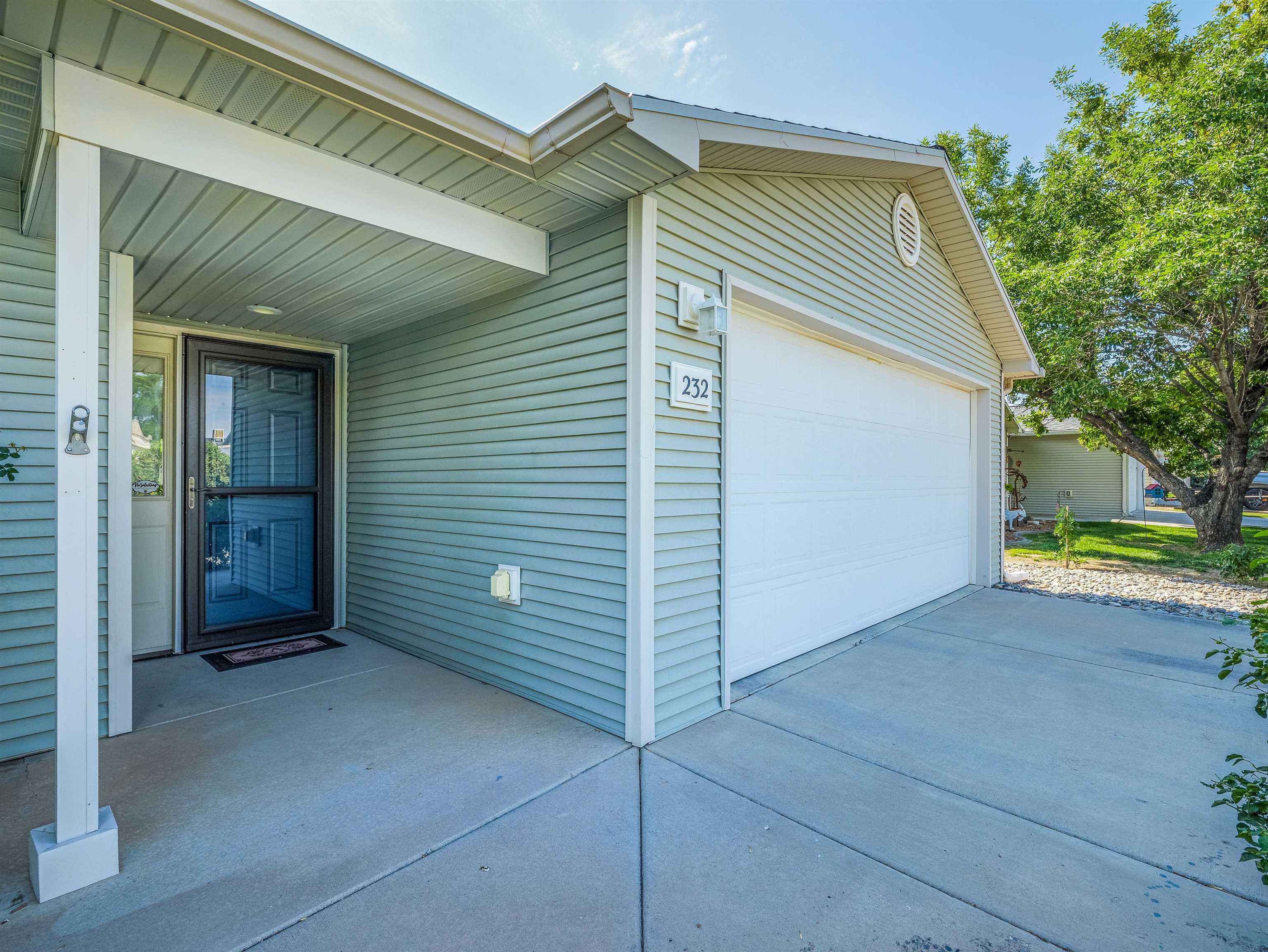 232 Narrow Leaf Drive Property Photo 2