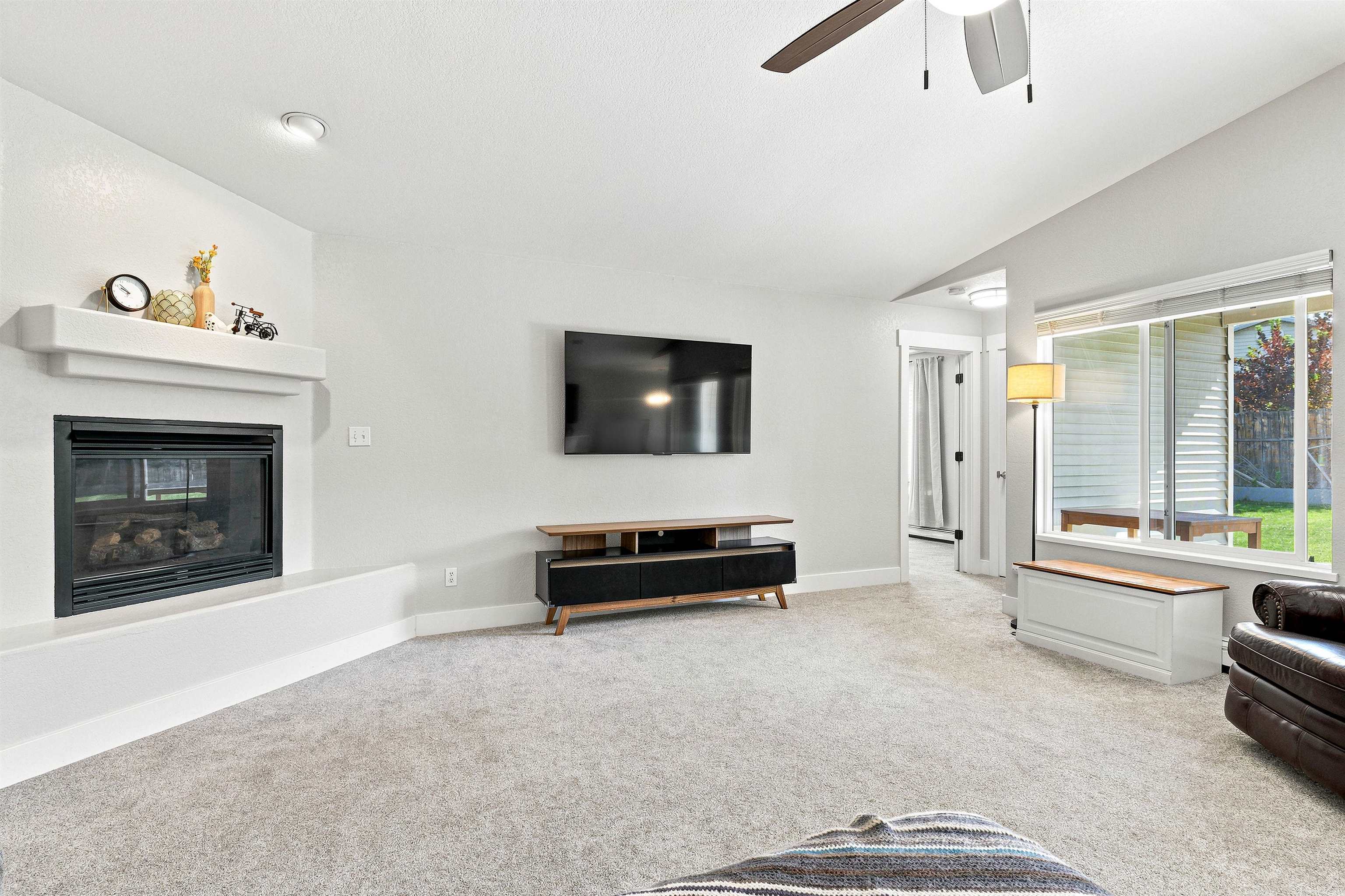 232 Narrow Leaf Drive Property Photo 4