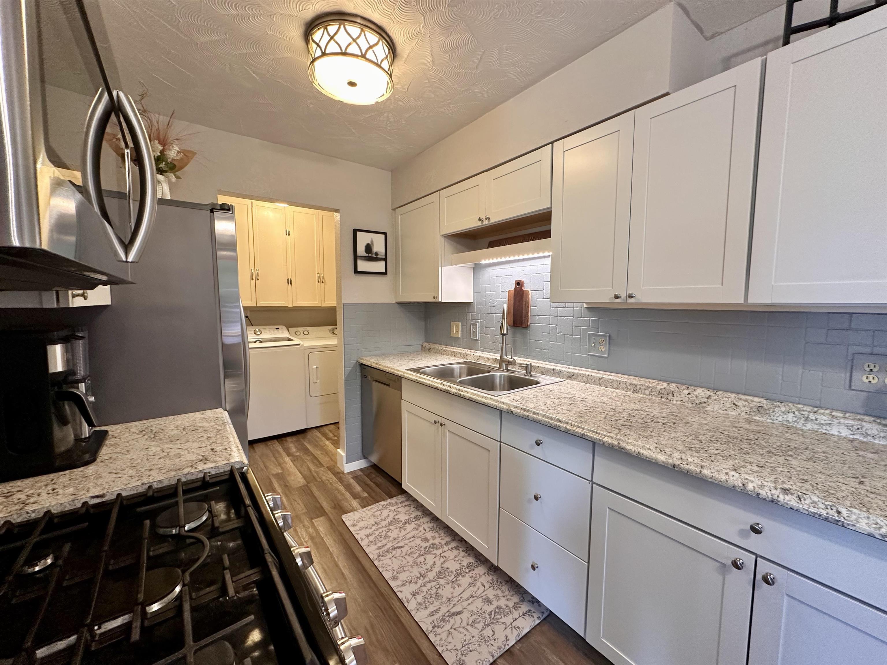 463 Seminole Court Property Photo 9