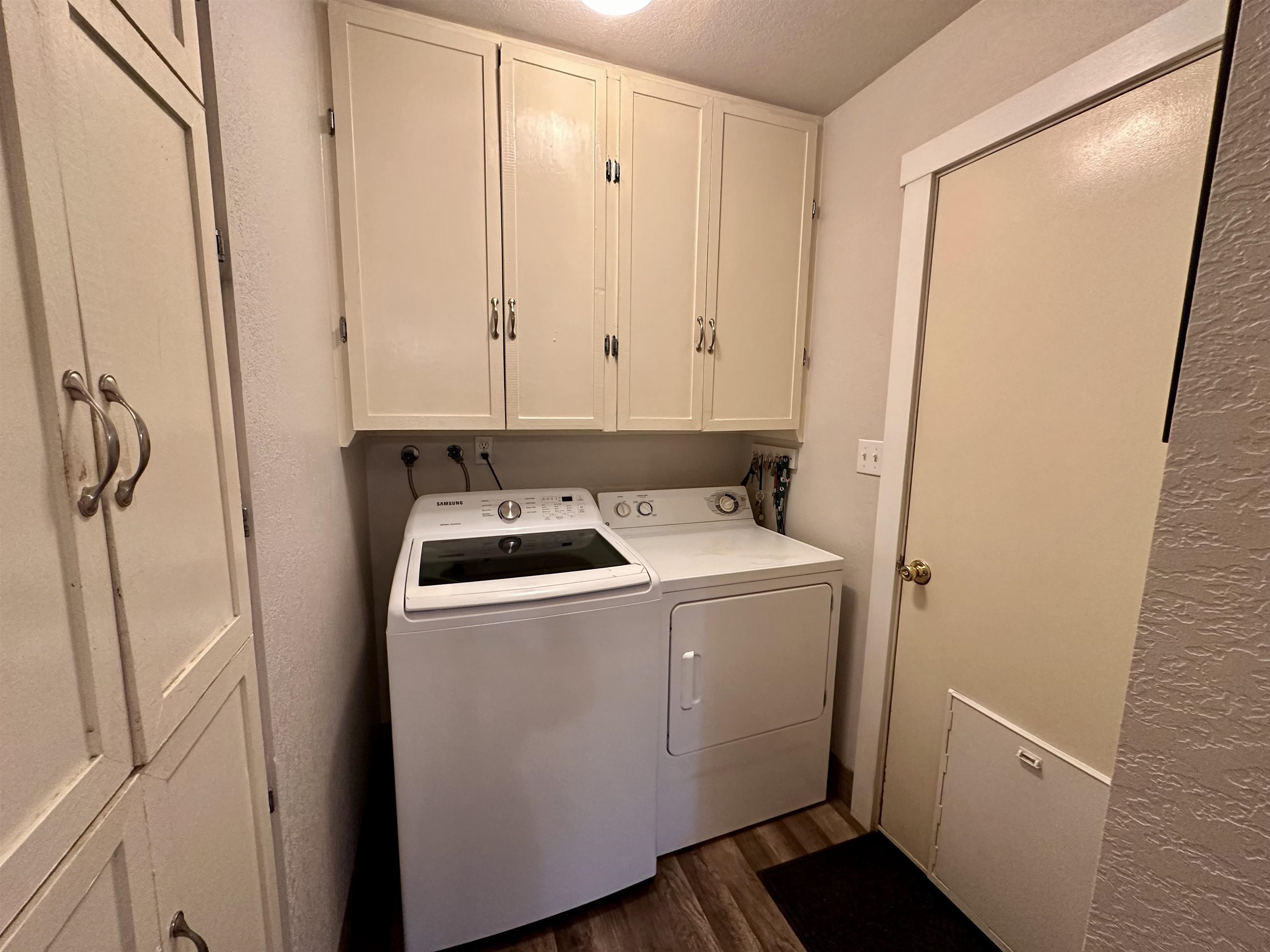 463 Seminole Court Property Photo 11