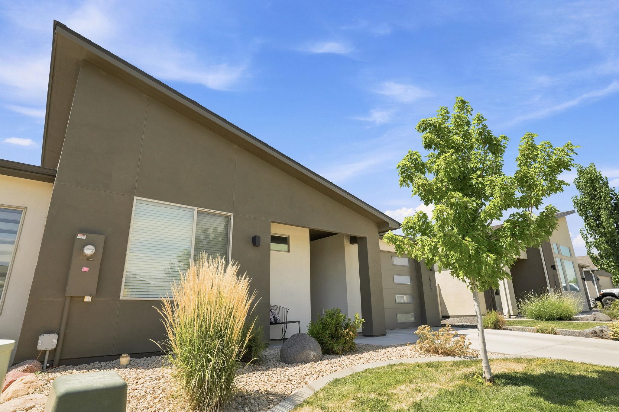 2747 Eclipse Avenue Property Photo 2