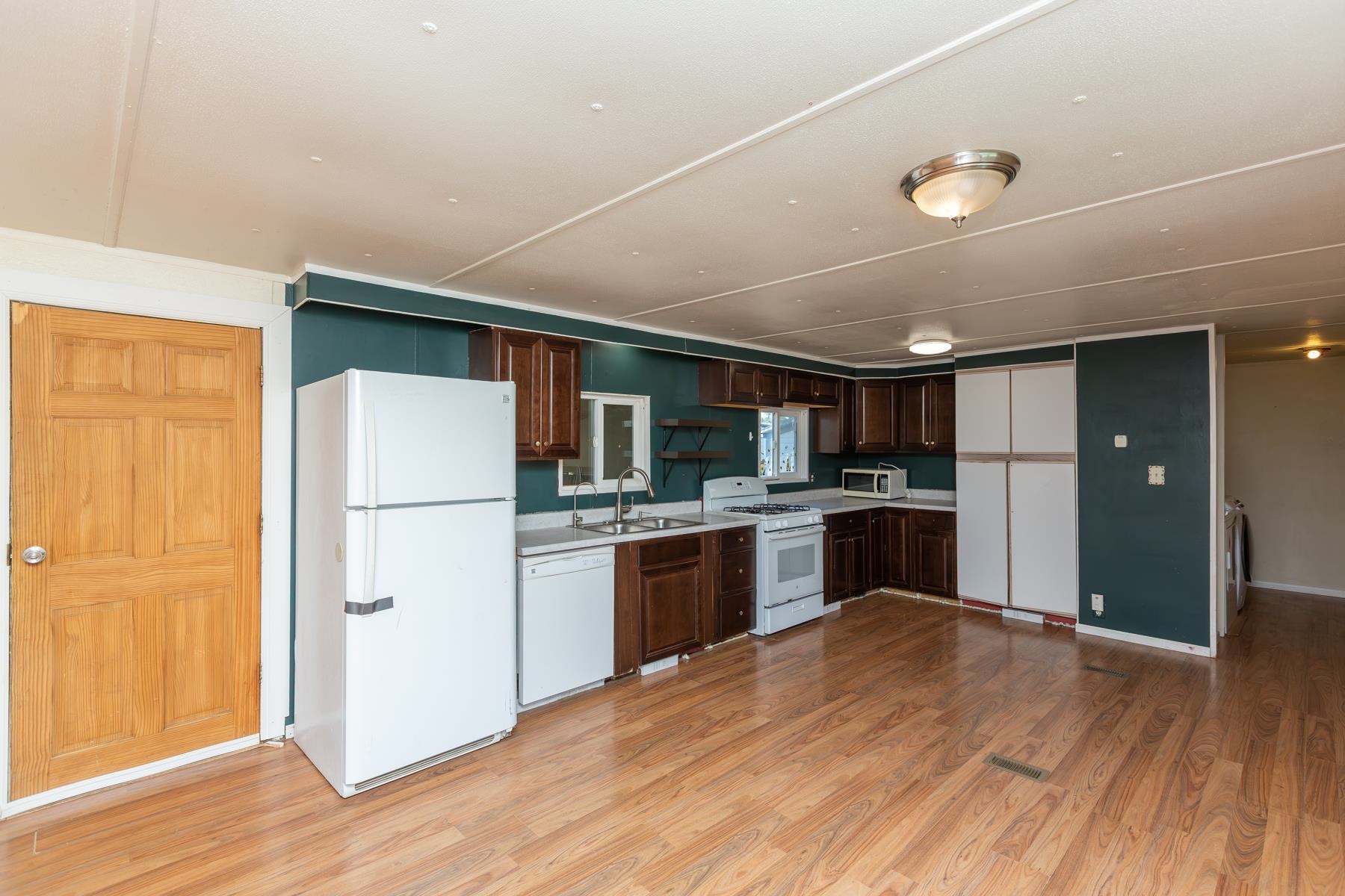 2958 Cedar Place Property Photo 5