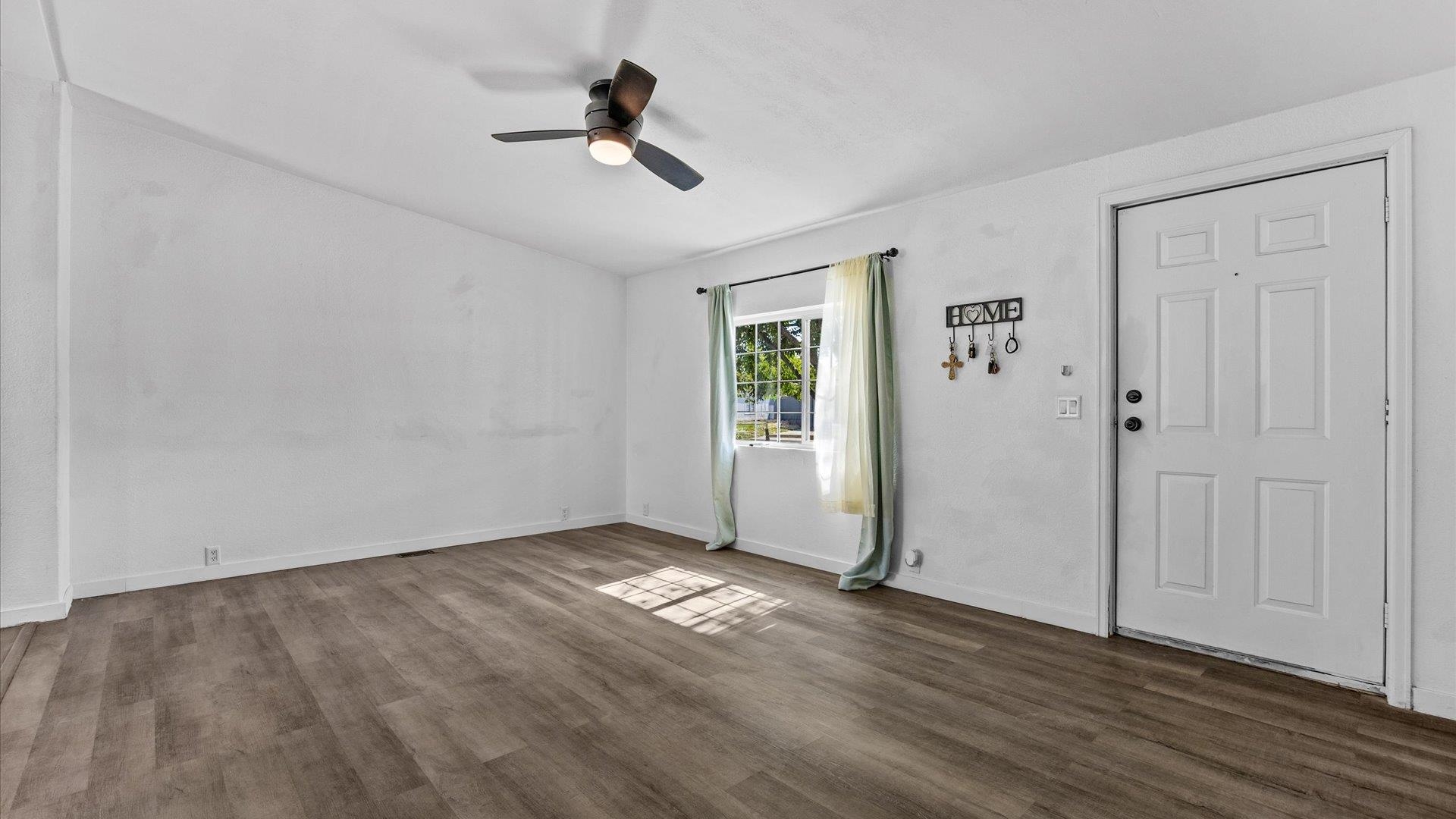 443 Lark Drive Property Photo 4