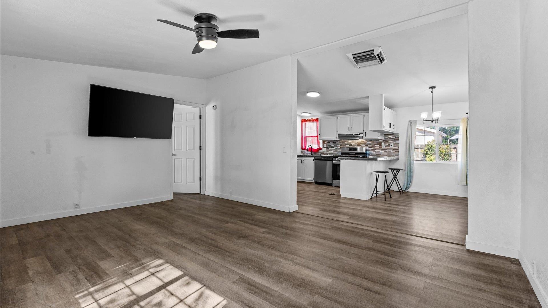 443 Lark Drive Property Photo 5