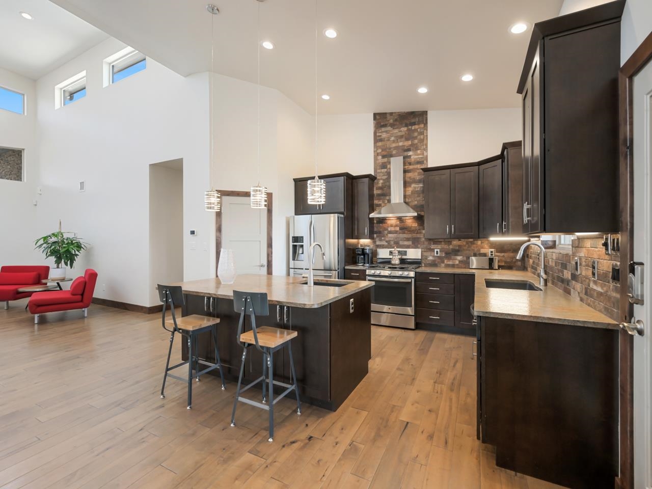 2365 W Ridges Boulevard Property Photo 6