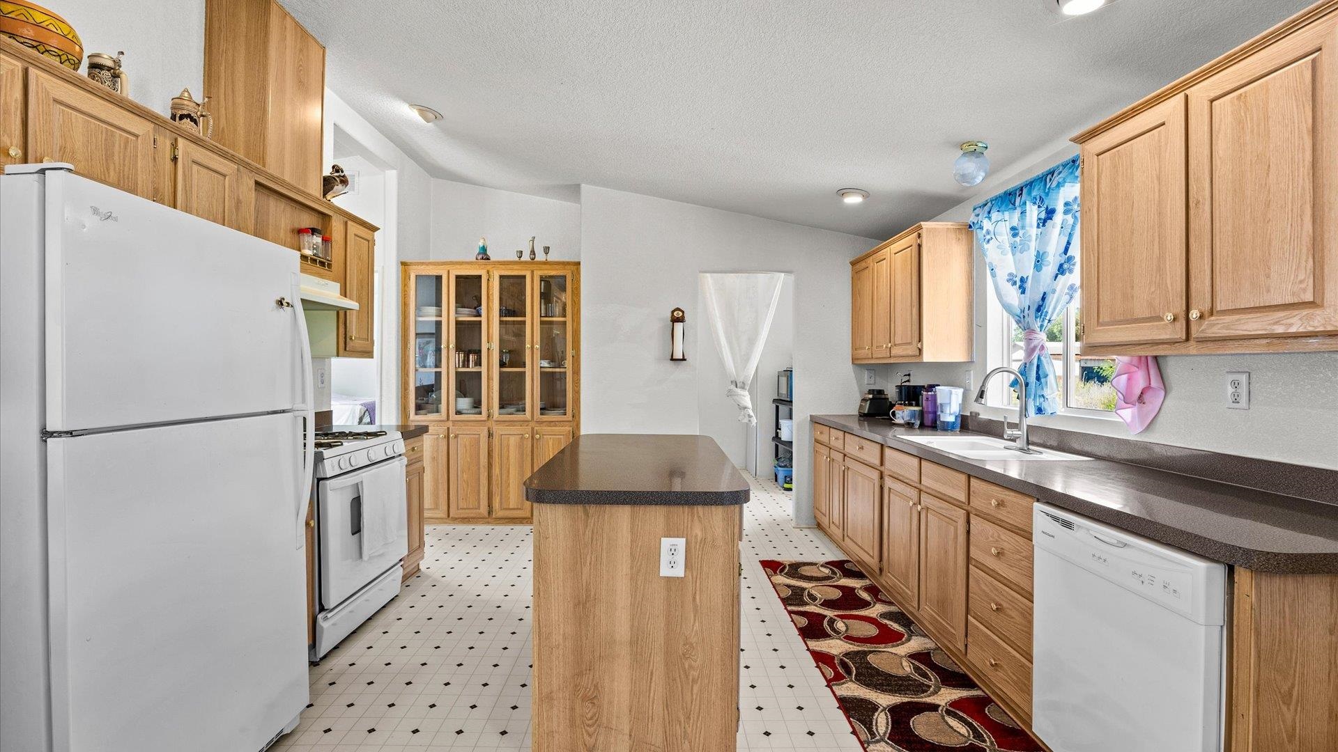 3208 A 9/10 Road Property Photo 4