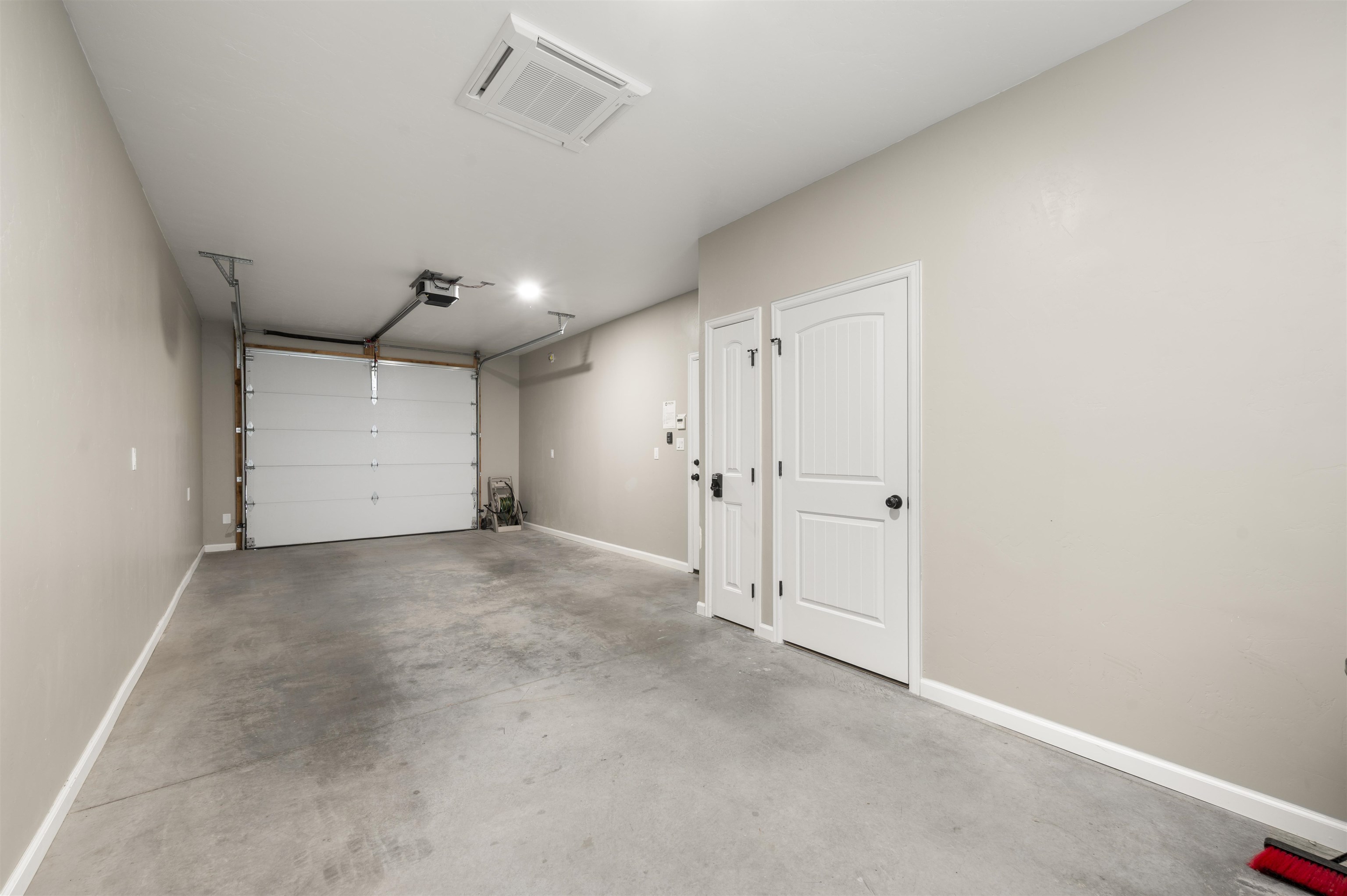 139 S Maple Street Property Photo 37