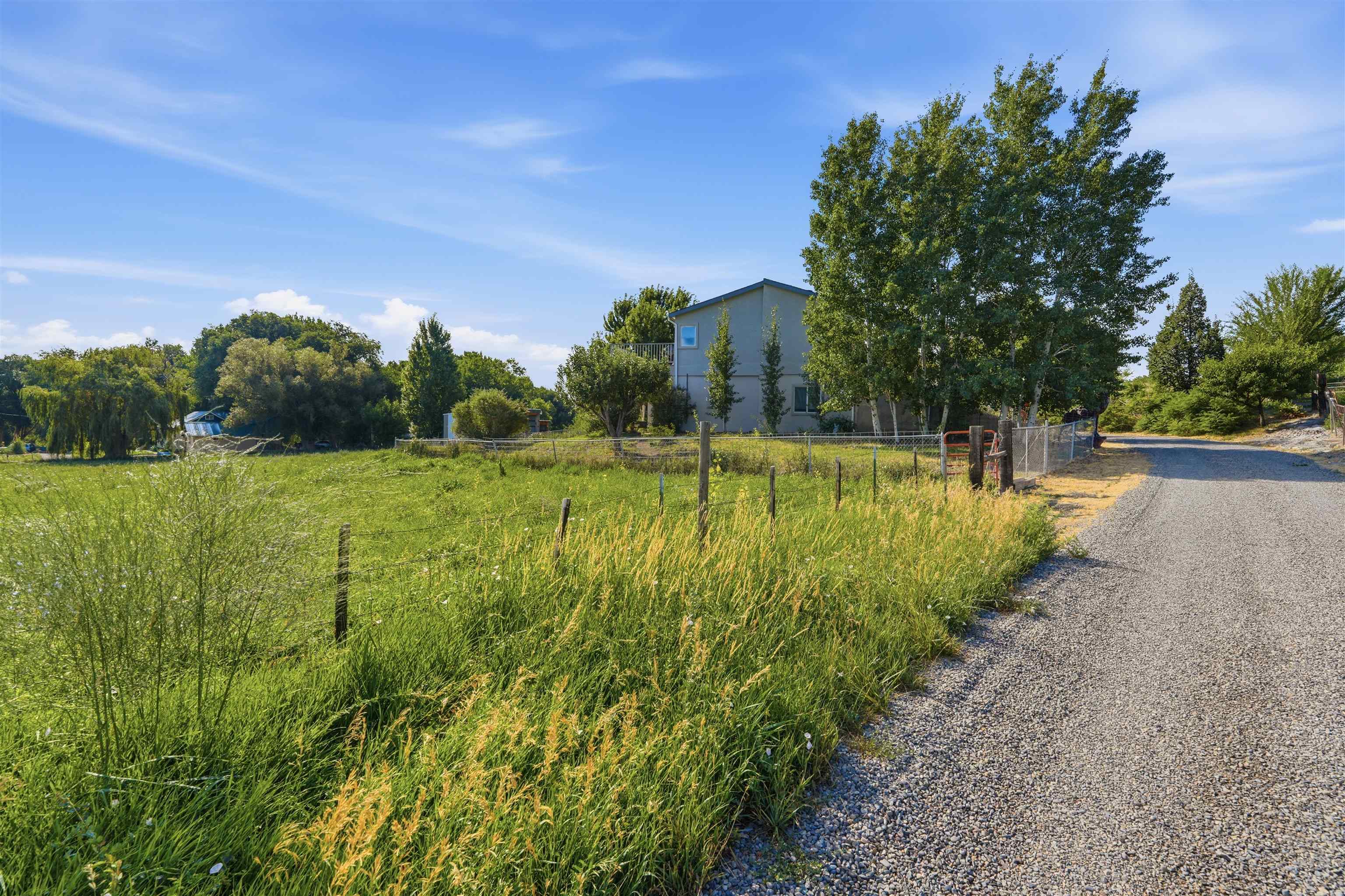 14638 G Road Property Photo 11